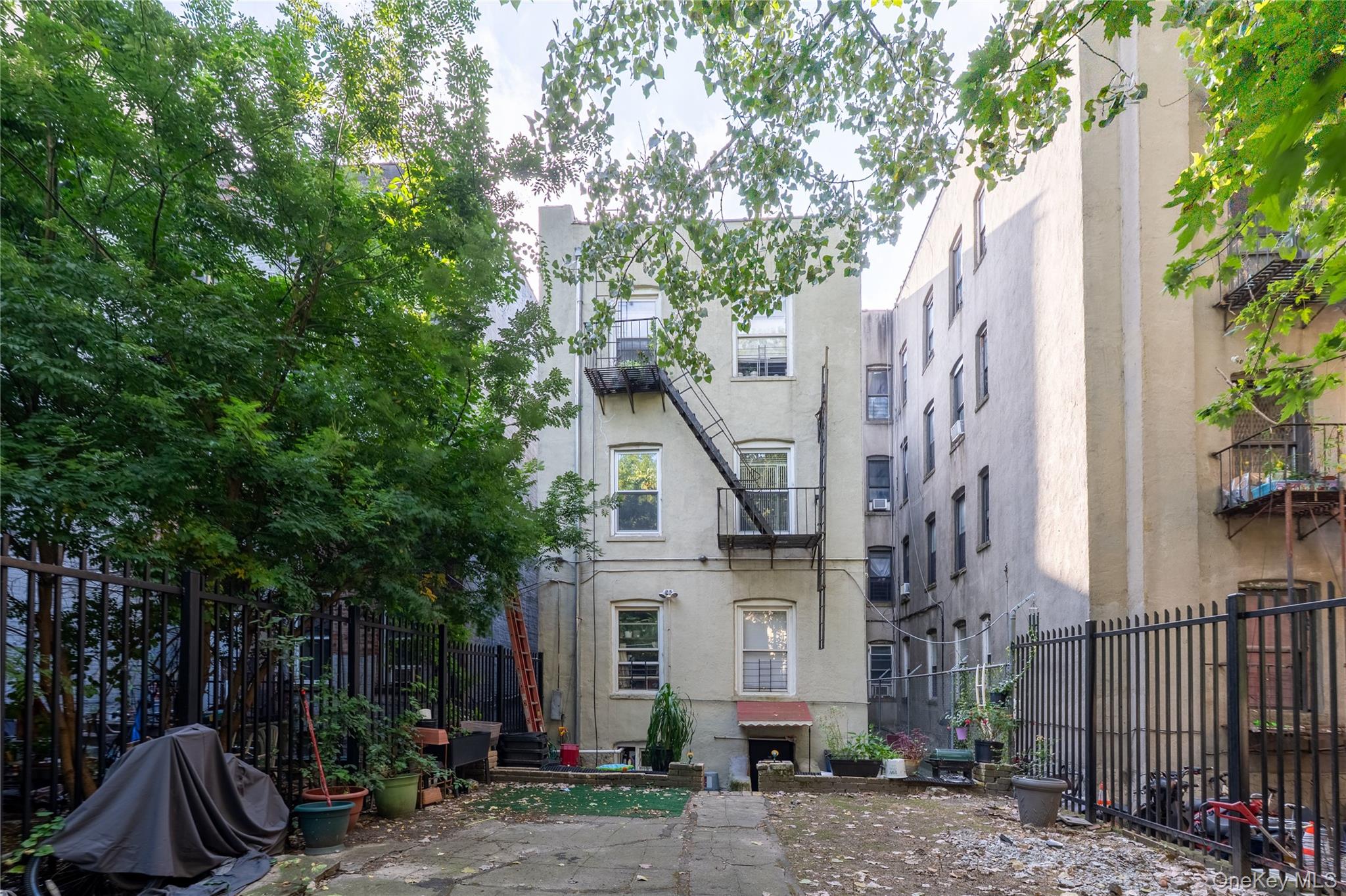 2023 Hughes Avenue – For Sale photo 27