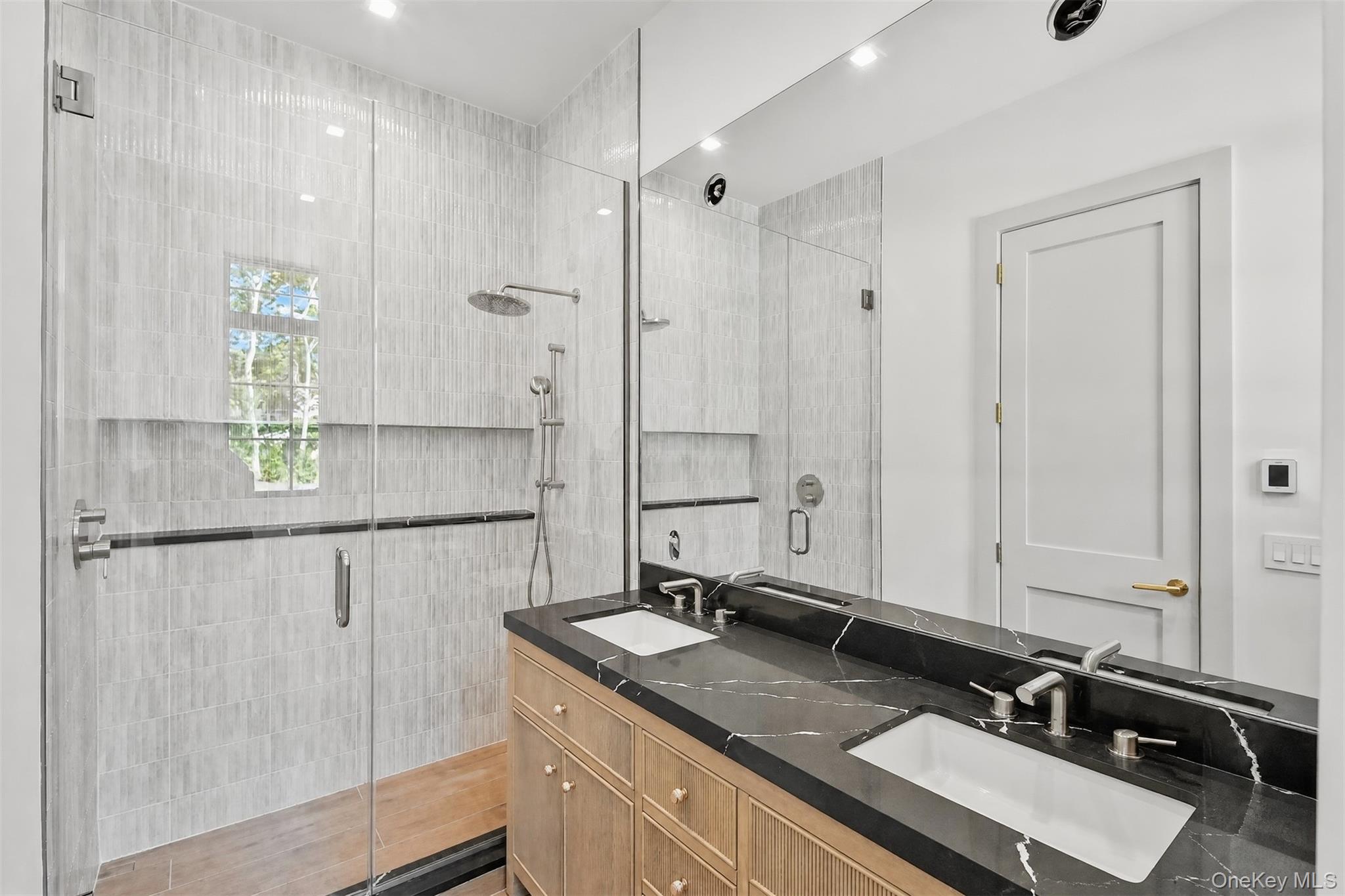 12 Landing Lane – For Sale photo 14