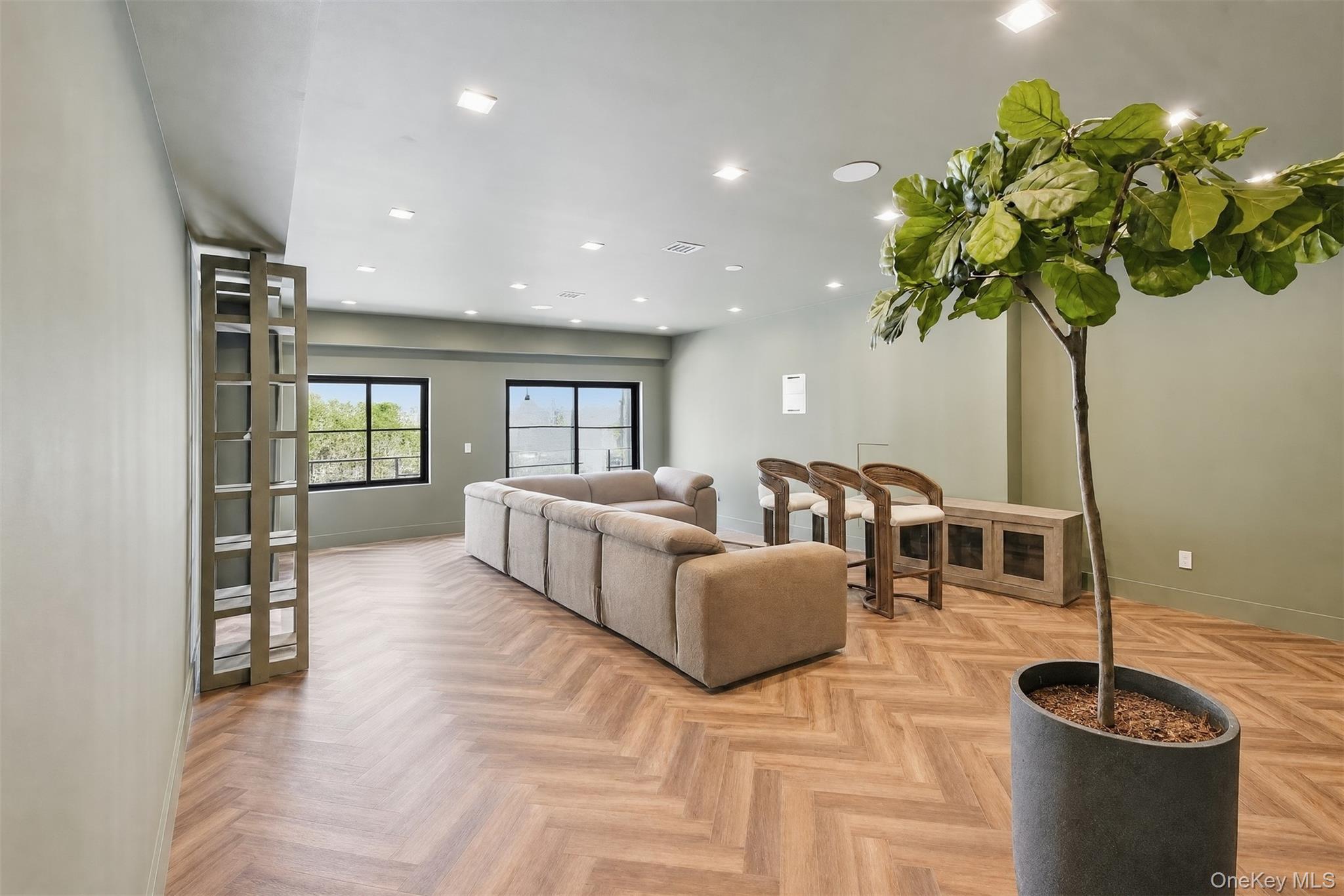 12 Landing Lane – For Sale photo 11
