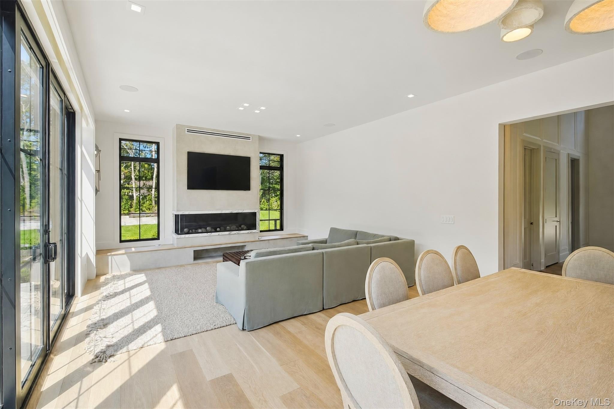 12 Landing Lane – For Sale photo 6