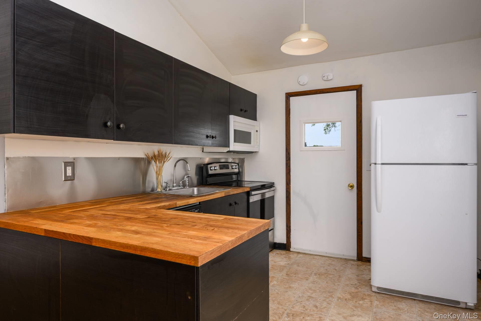83 Foster Avenue – For Rent photo 5