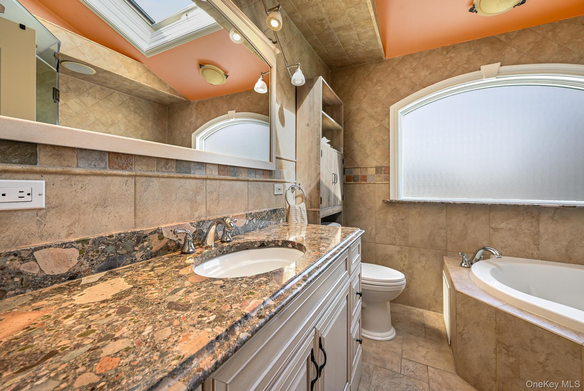 3664 Somerset Drive – For Sale photo 18