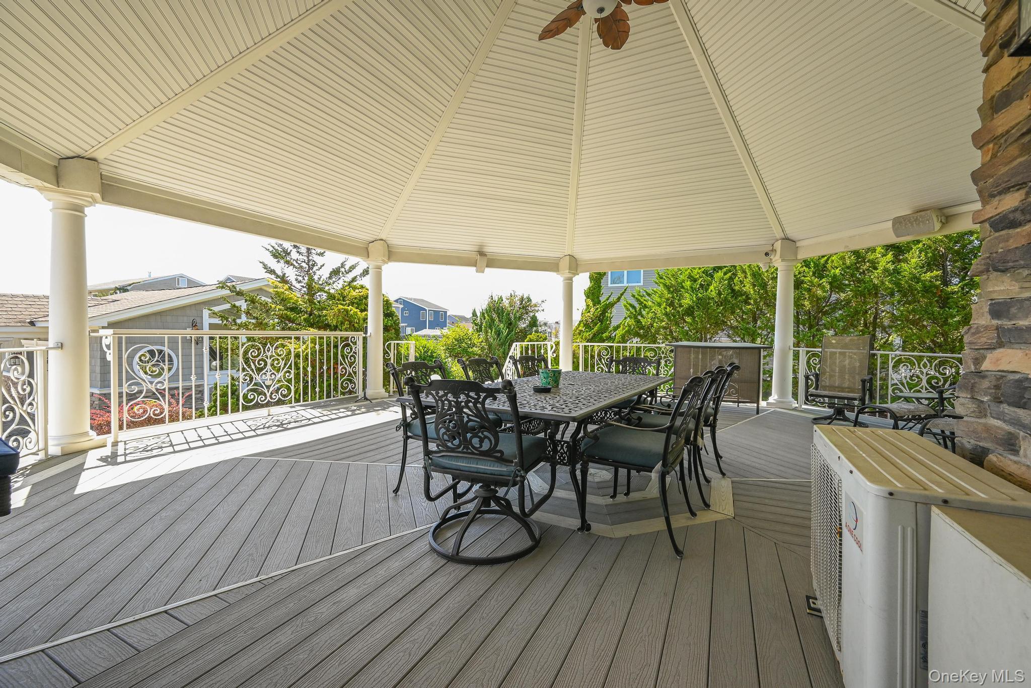 3664 Somerset Drive – For Sale photo 34