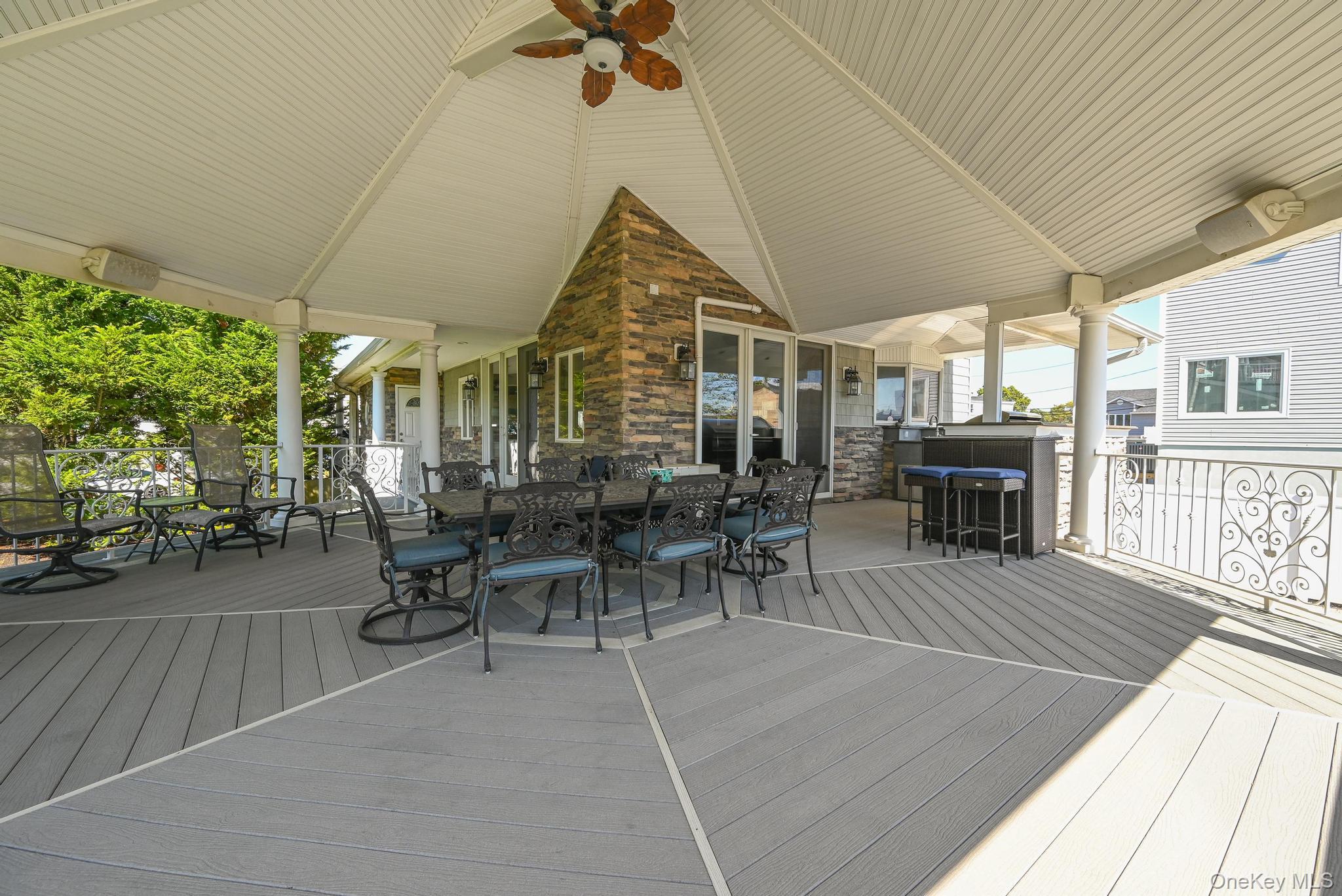 3664 Somerset Drive – For Sale photo 32