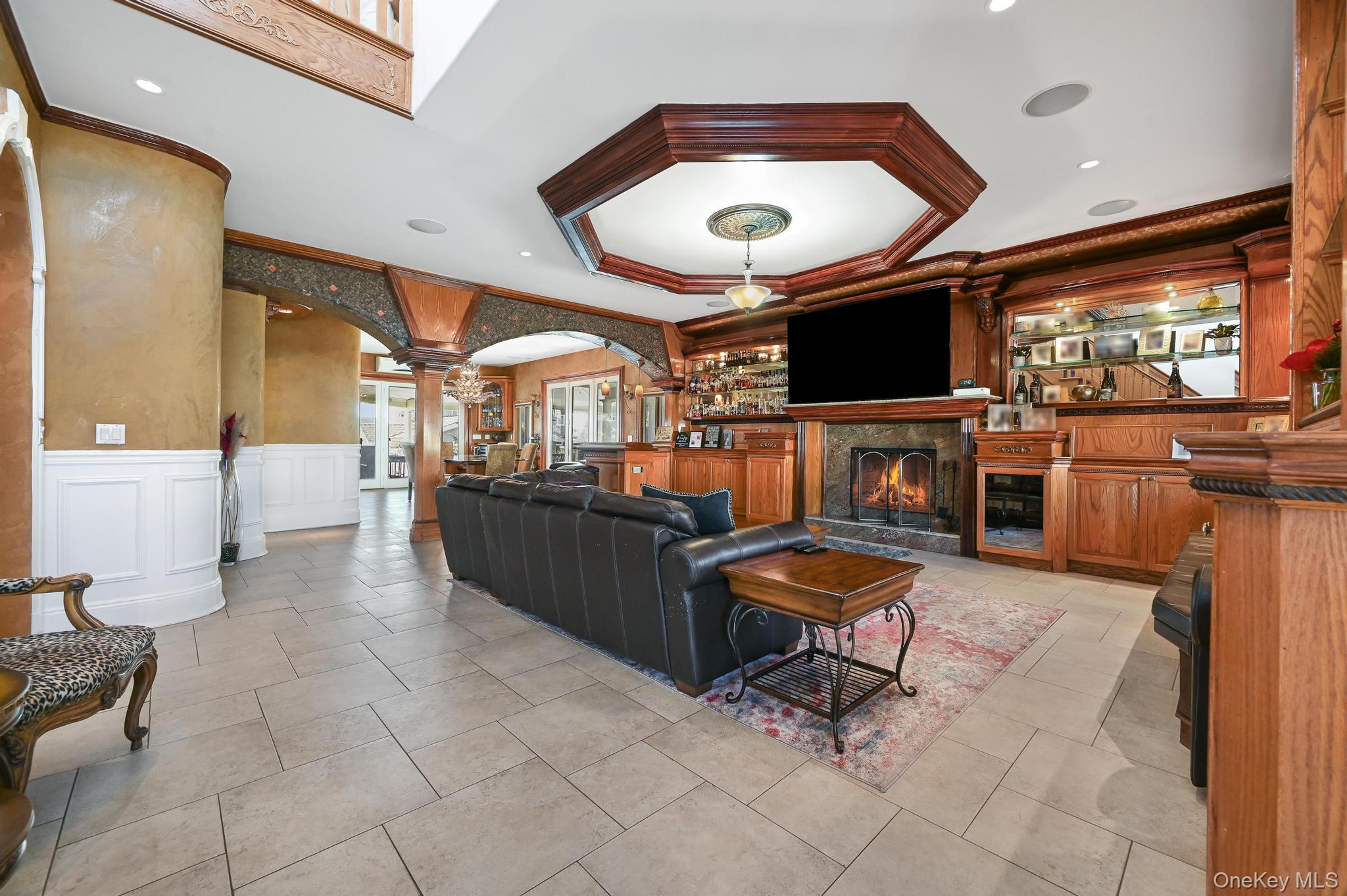 3664 Somerset Drive – For Sale photo 4
