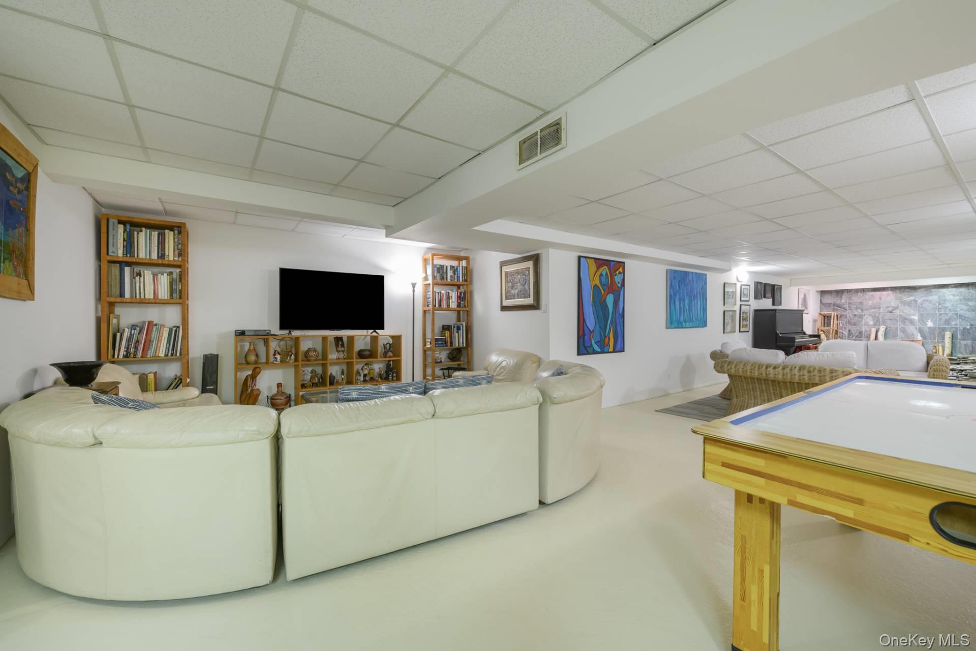 21 Woodland Way – For Rent photo 15