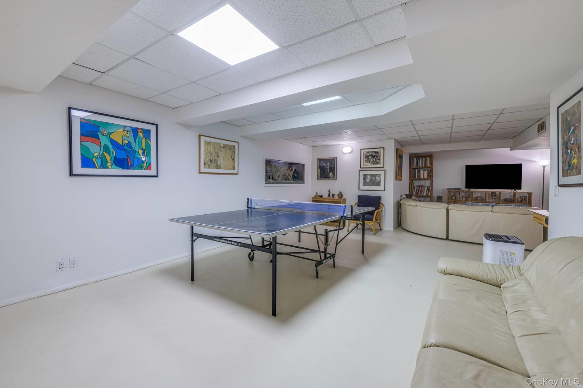 21 Woodland Way – For Rent photo 16