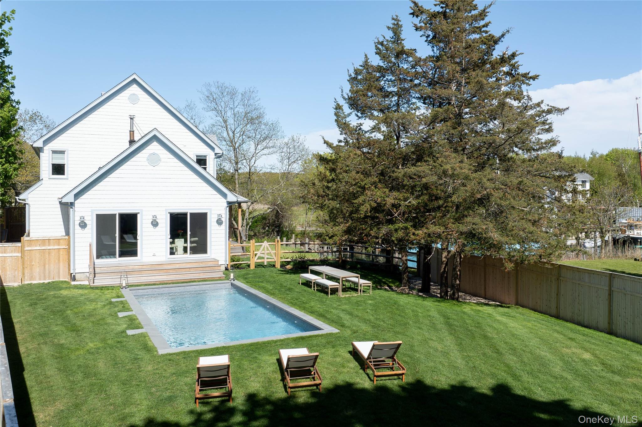 980 Manhanset Avenue – For Sale photo 36