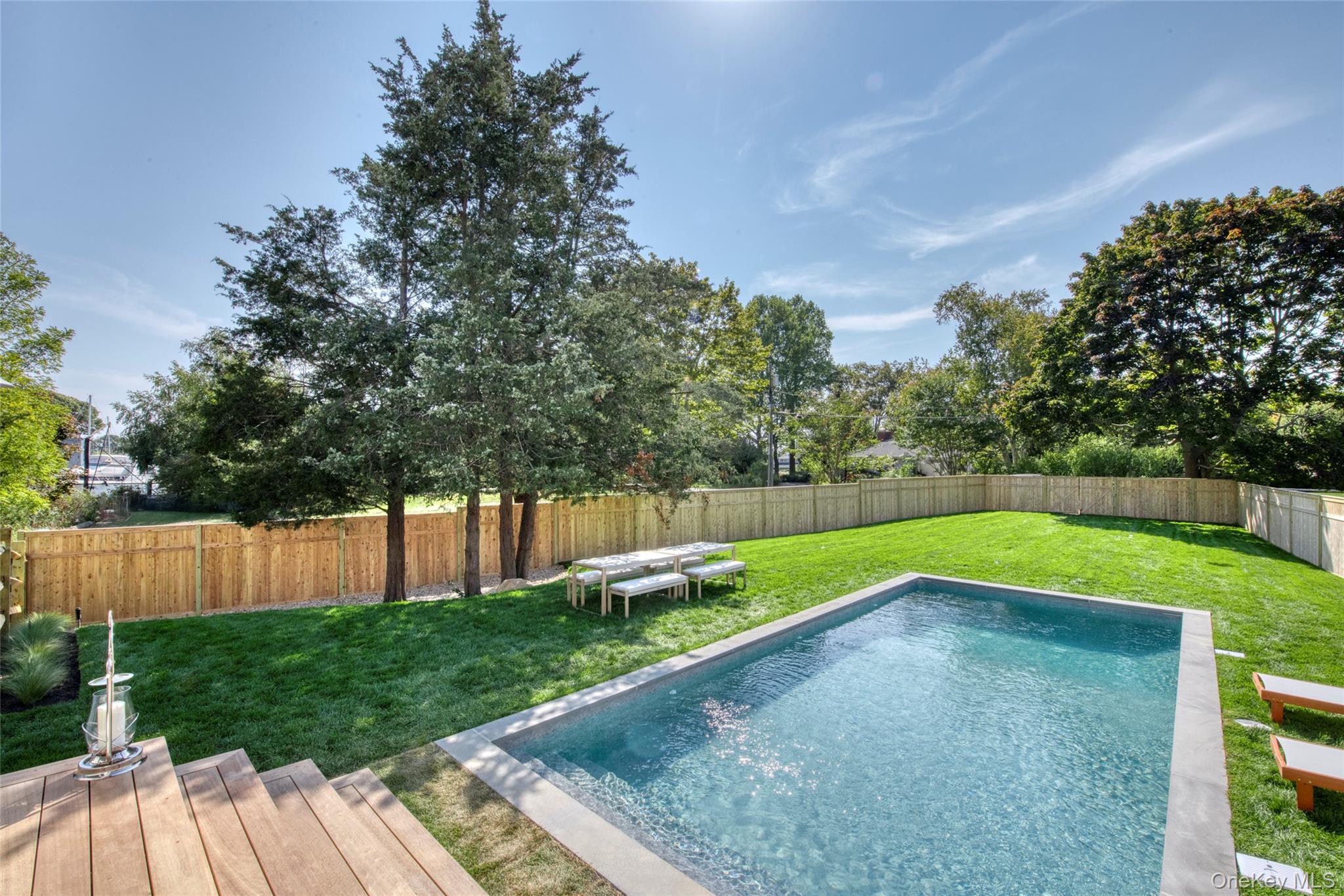 980 Manhanset Avenue – For Sale photo 4