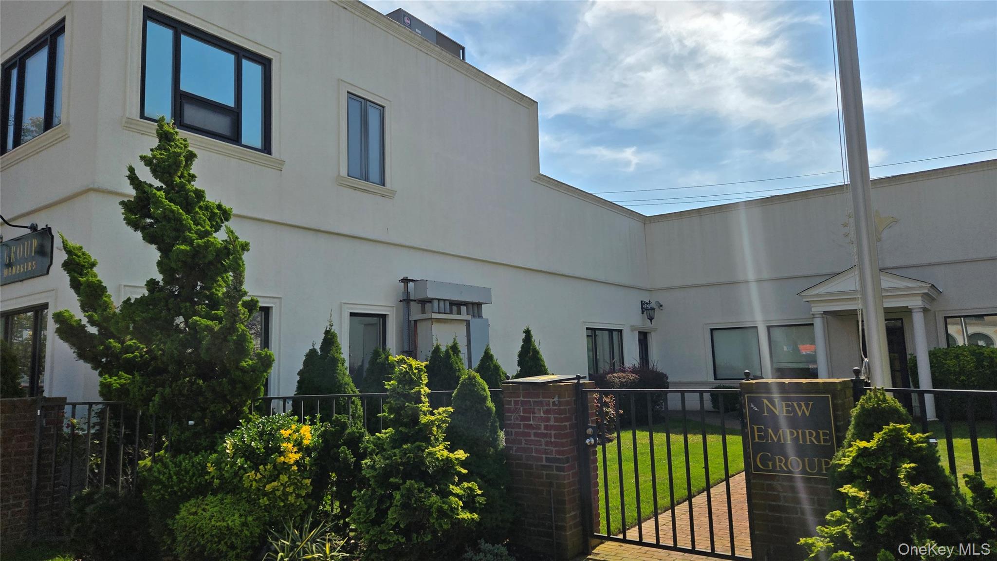214 UPPER W Park Avenue, Unit LOWER FRON photo 2