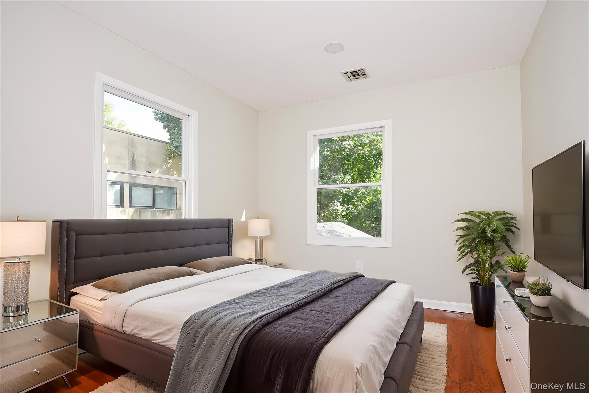 95 E Pulaski Road – For Sale photo 15
