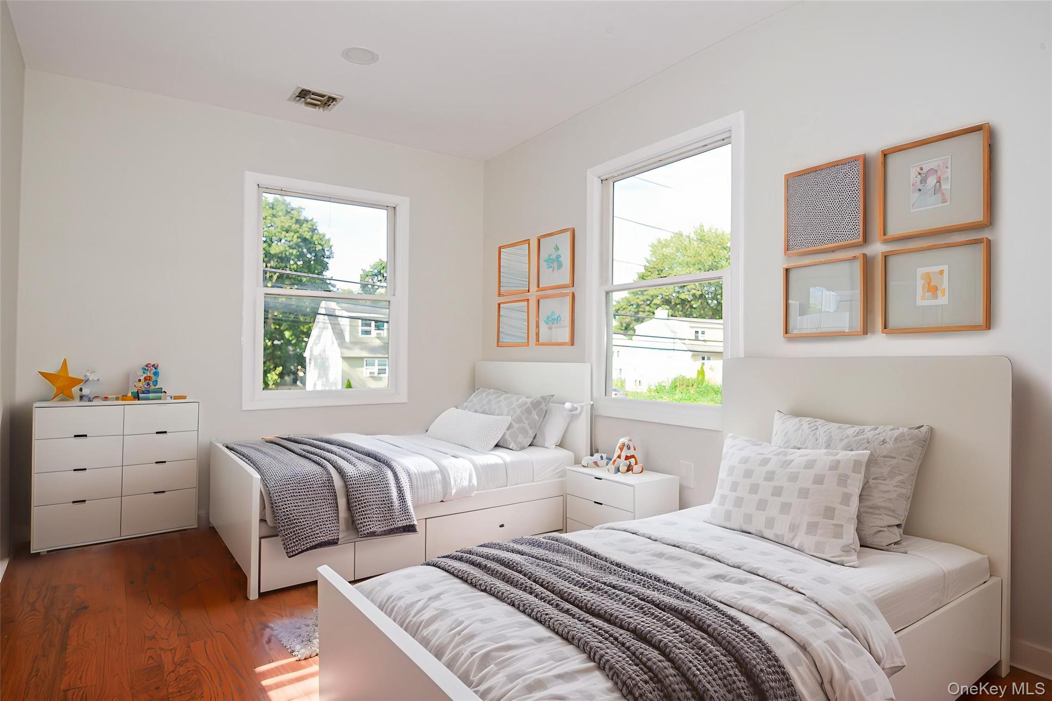 95 E Pulaski Road – For Sale photo 10