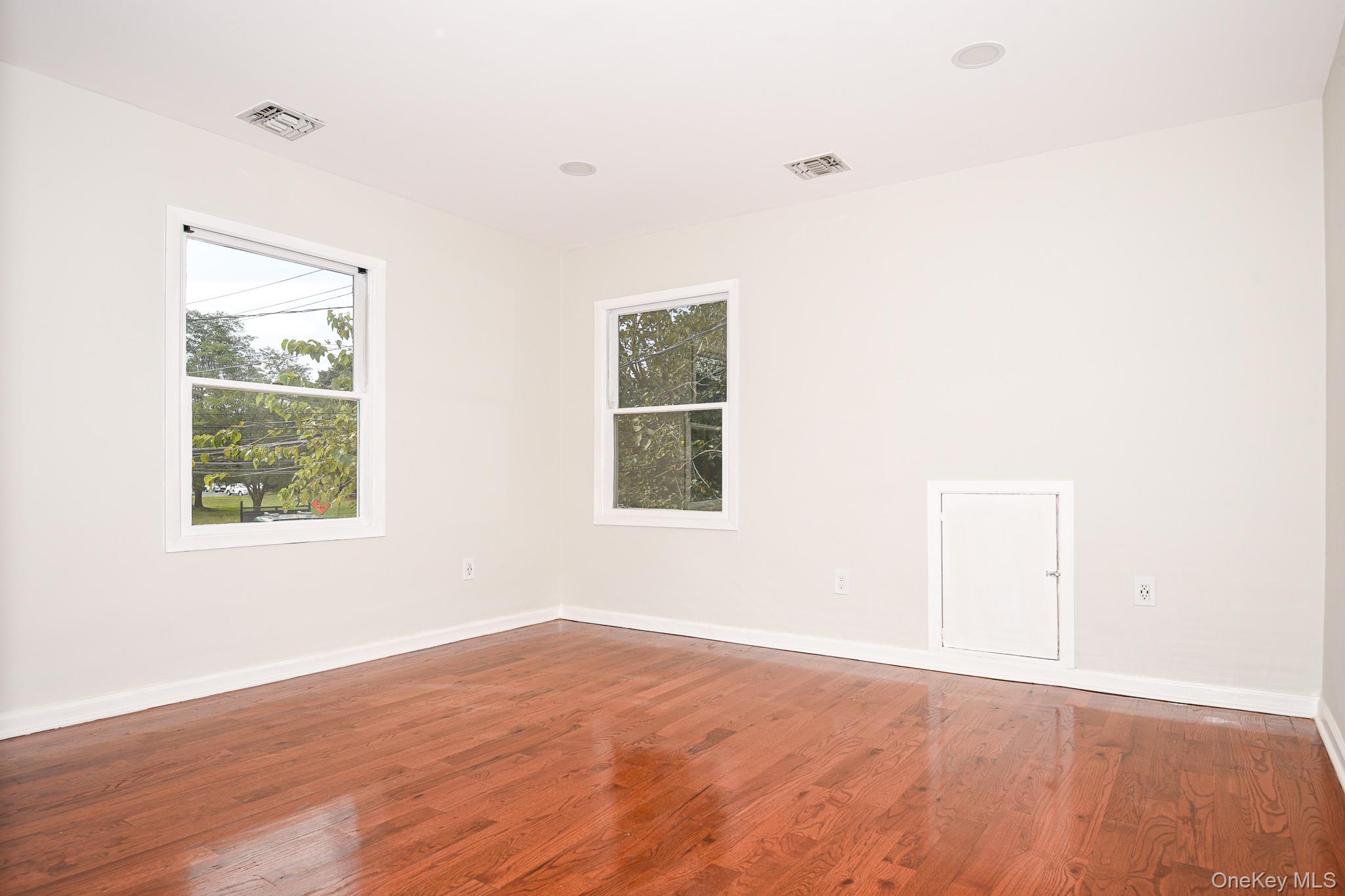 95 E Pulaski Road – For Sale photo 29