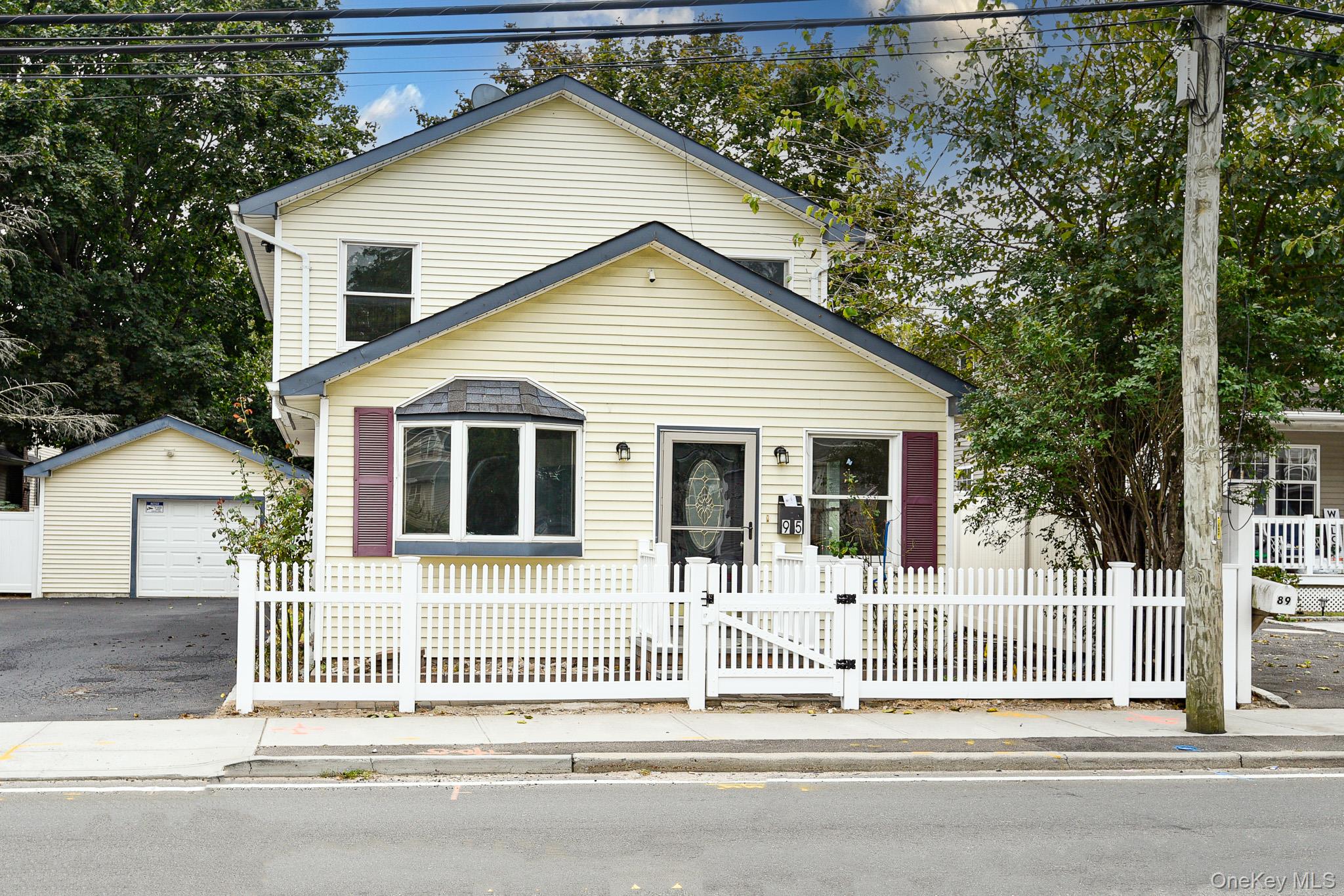 95 E Pulaski Road – For Sale