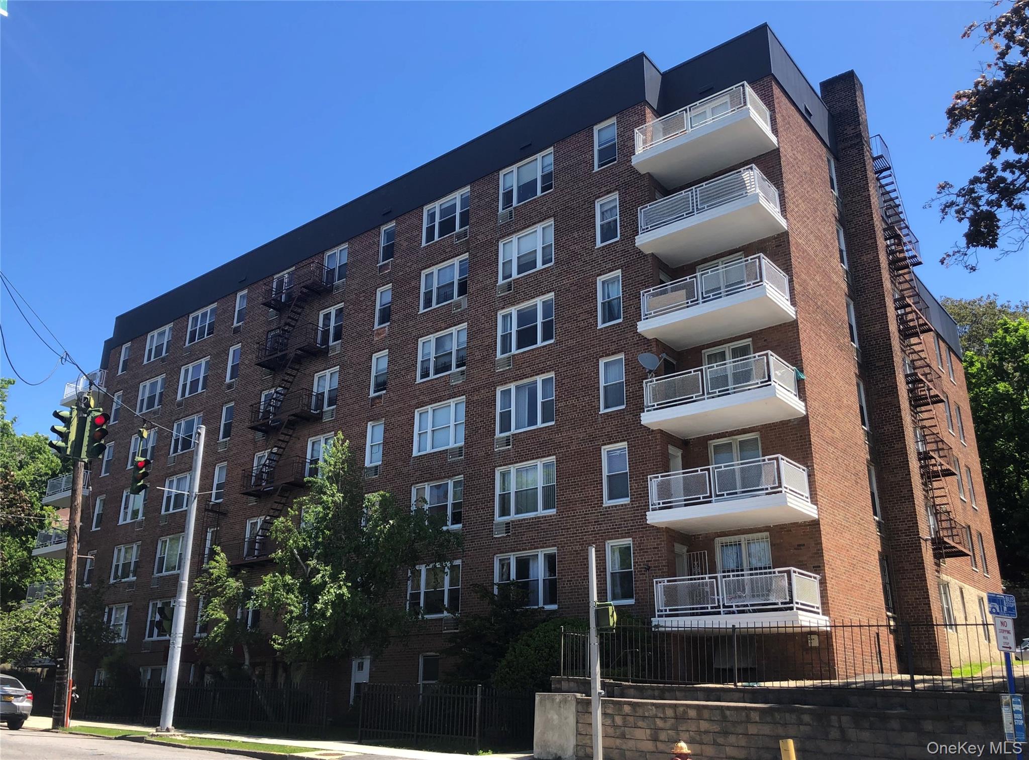 250 North Broadway, Unit LB2