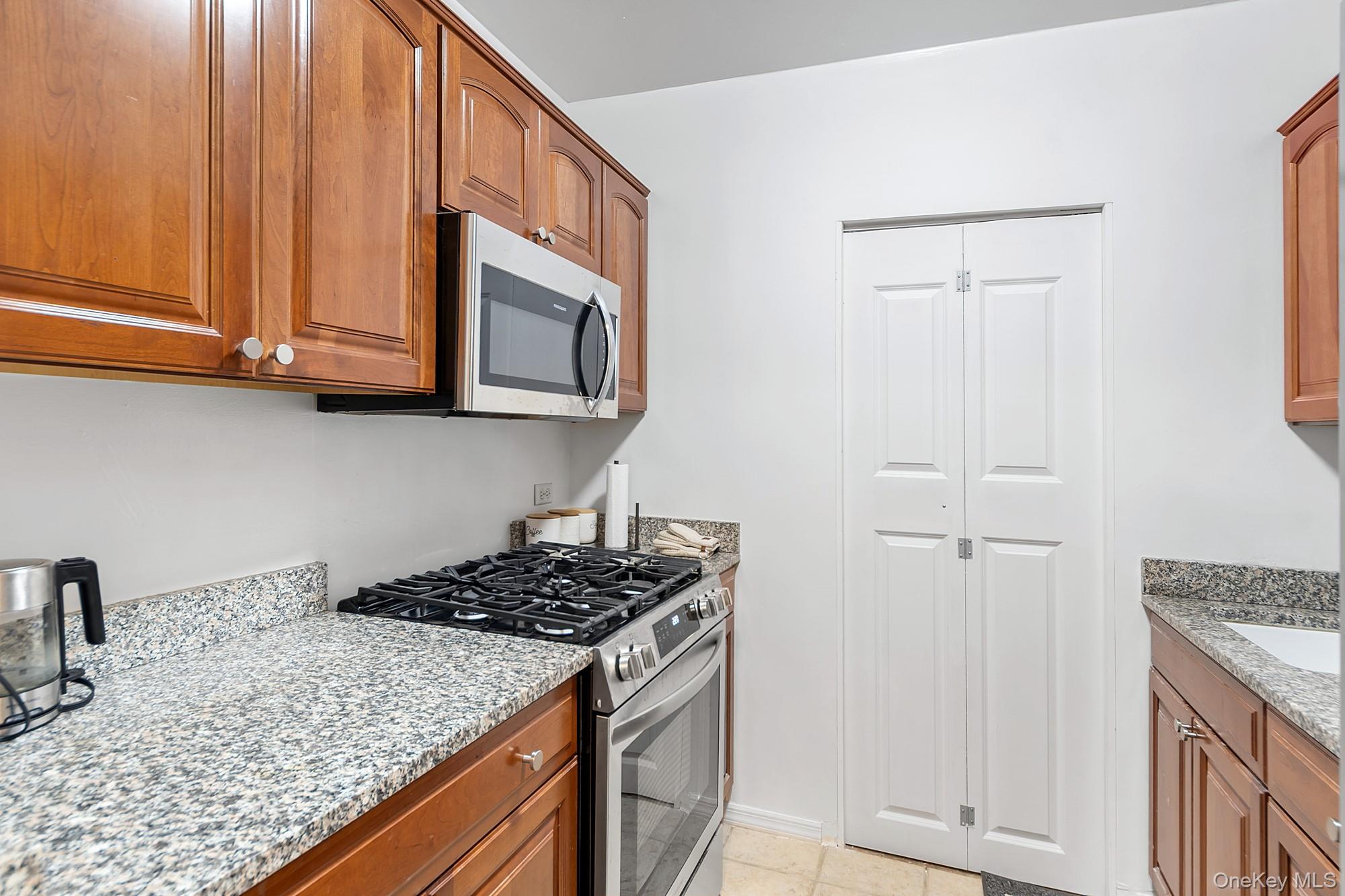 629 Kappock Street, Unit 6J photo 9
