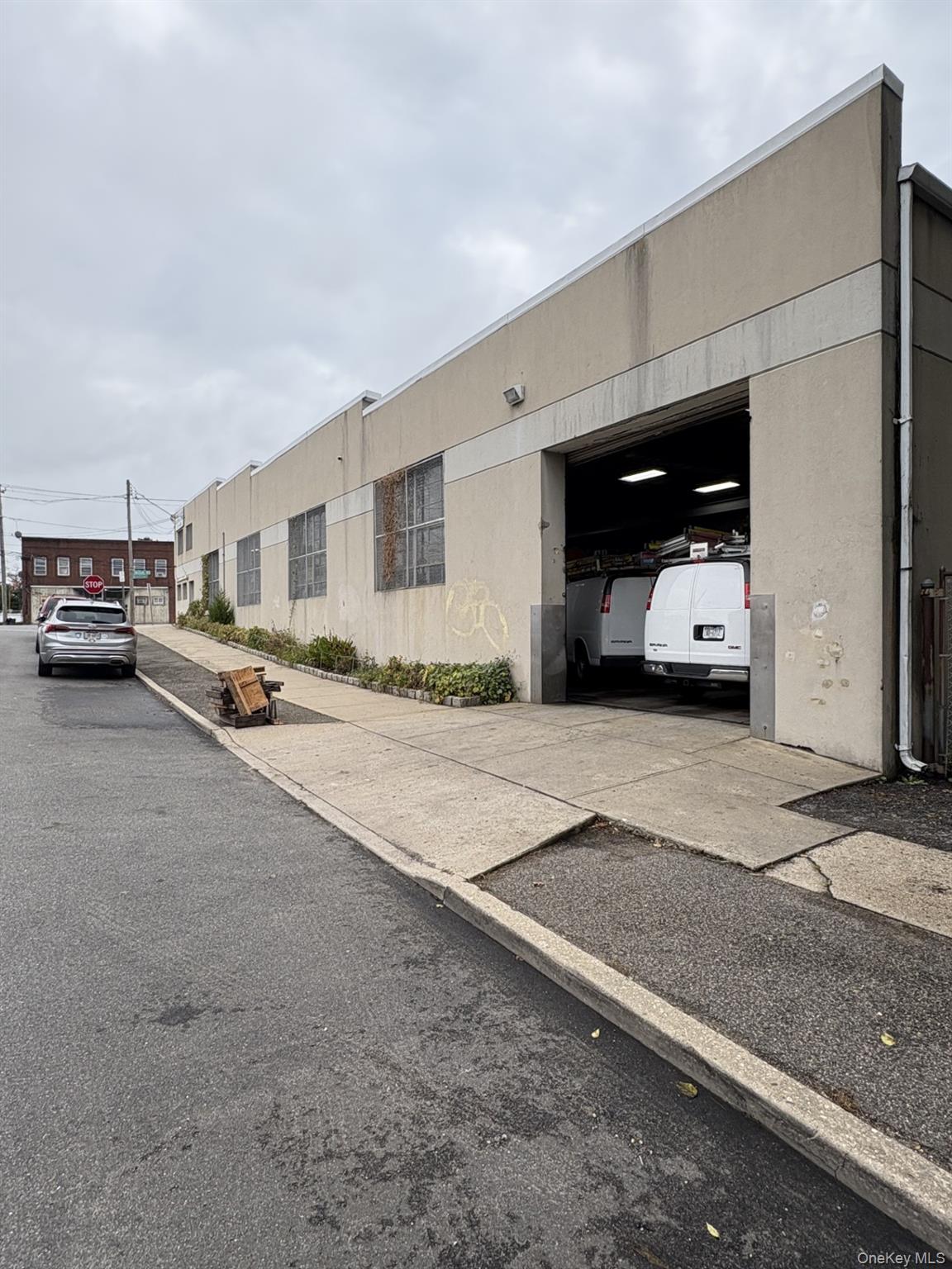 96 Nassau – For Rent photo 4