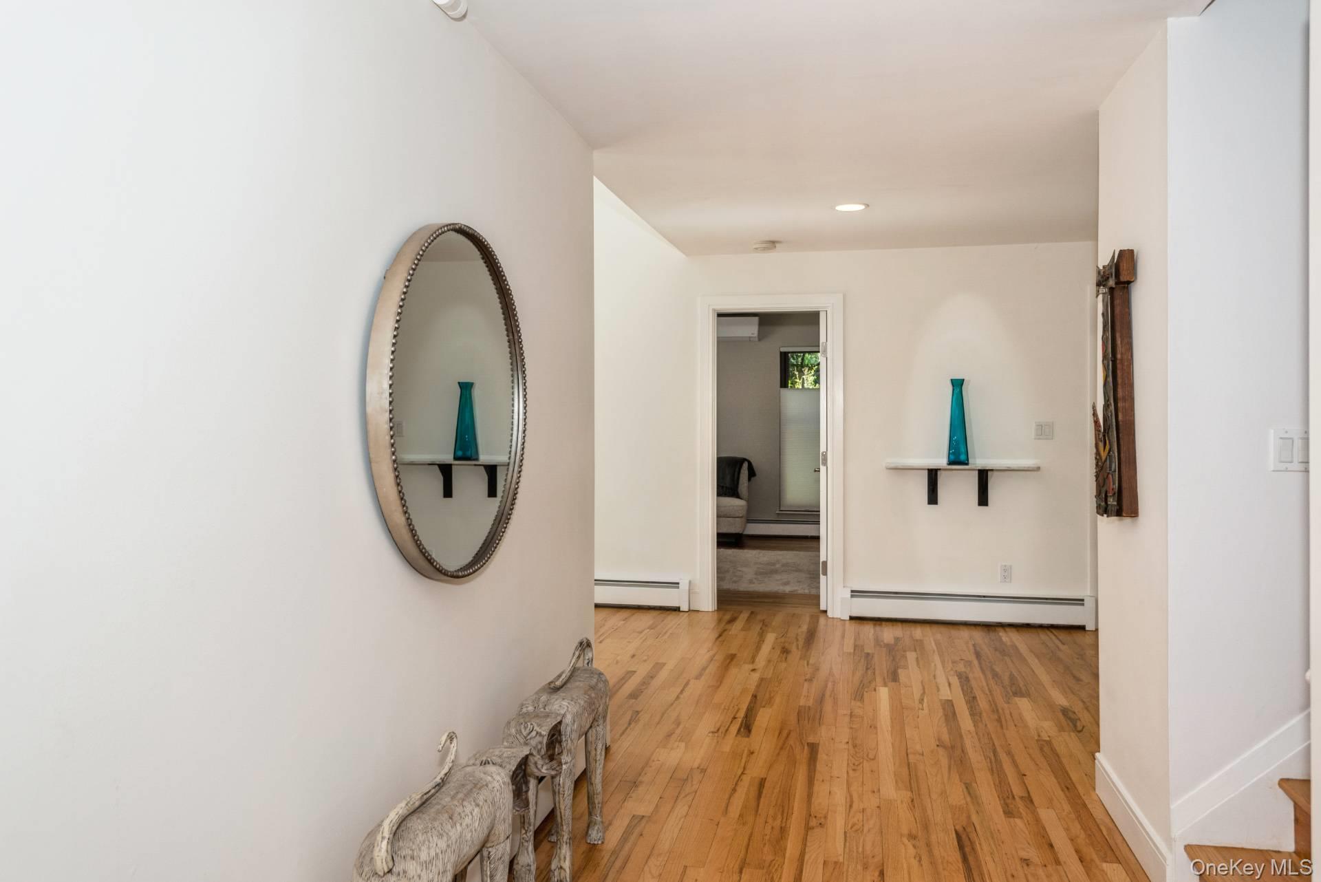 1 Deer Path – For Rent photo 4