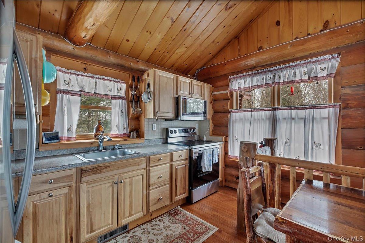 465 Barlow Road – For Sale photo 23