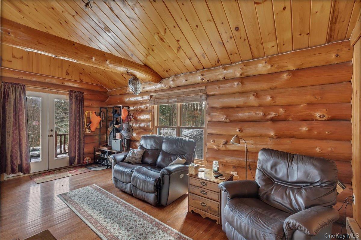 465 Barlow Road – For Sale