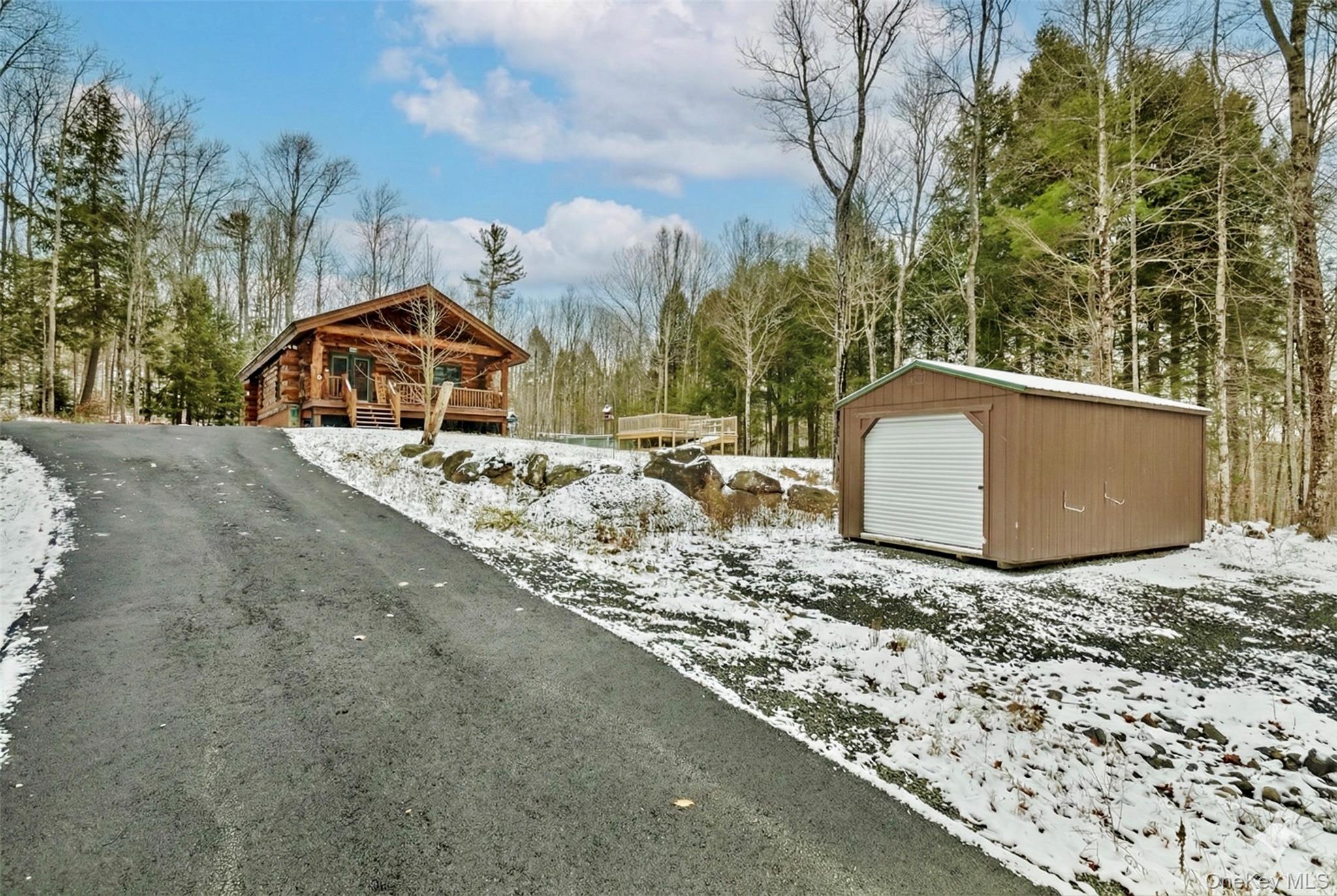 465 Barlow Road – For Sale photo 2