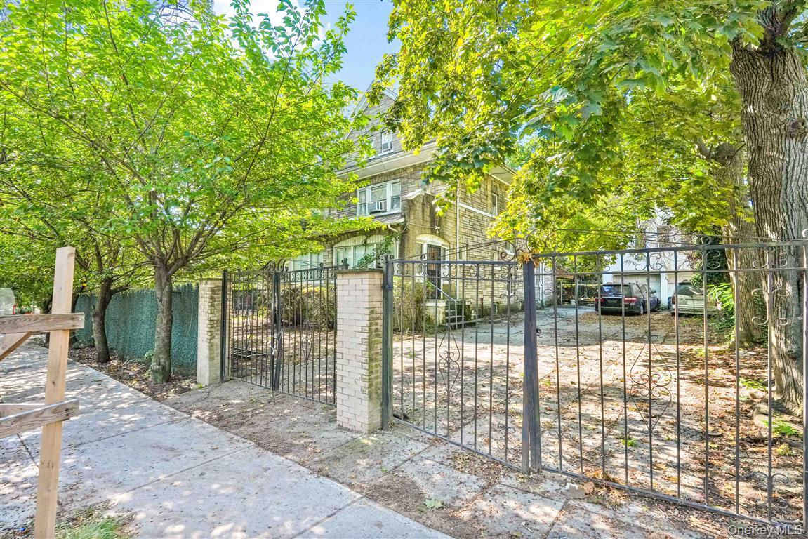 81-26 Austin Street – For Sale photo 6