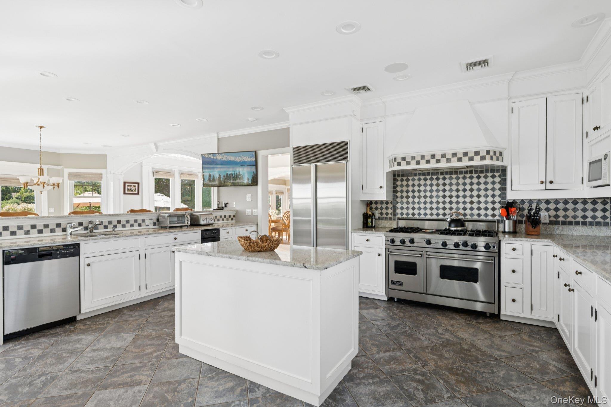 26 Sunset Avenue – For Sale photo 11