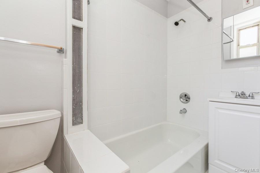 41-32 53rd Street – For Sale photo 7