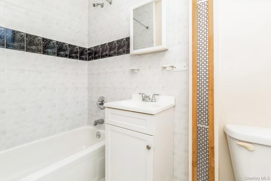41-32 53rd Street – For Sale photo 14