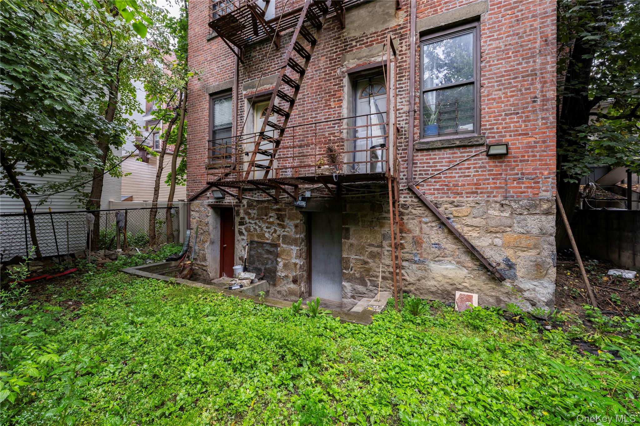279 S Broadway – For Sale photo 22
