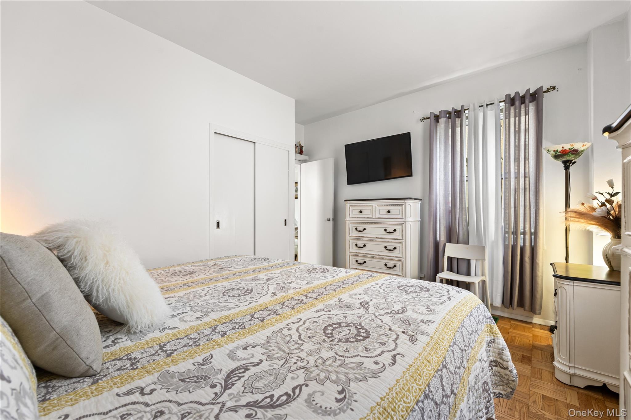 3 Fordham Hill Oval, Unit 3C photo 11