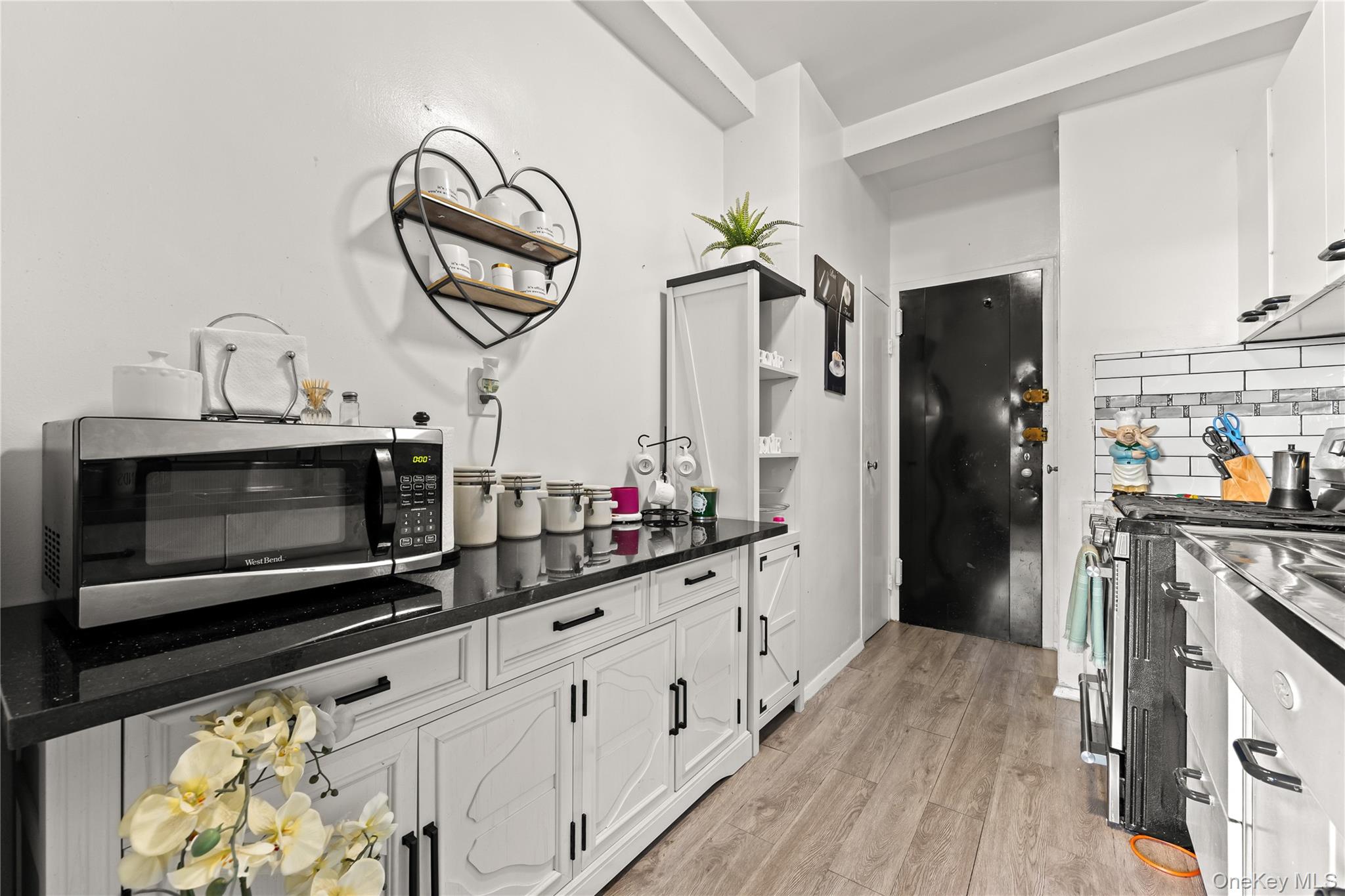 3 Fordham Hill Oval, Unit 3C photo 8