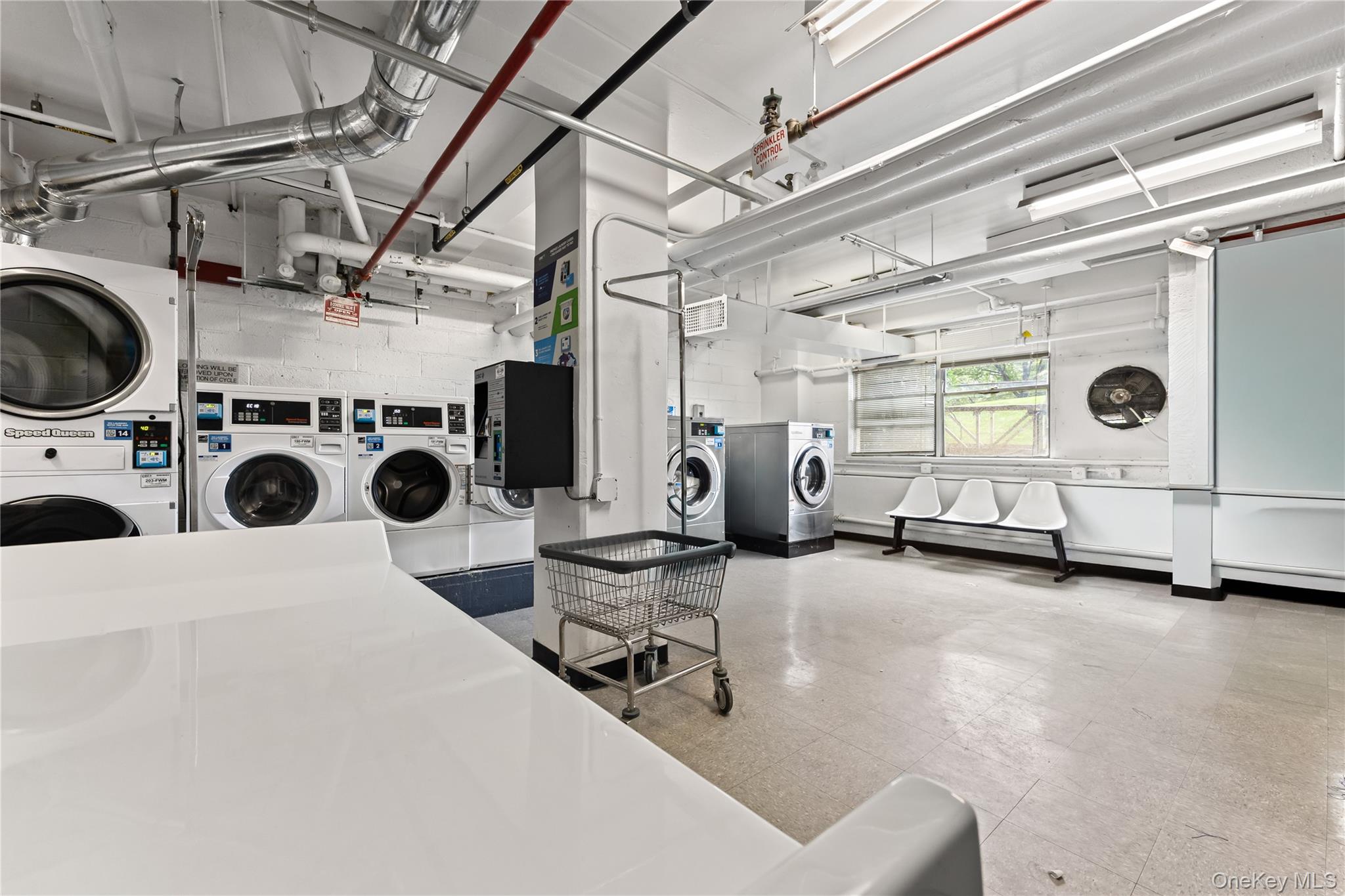 3 Fordham Hill Oval, Unit 3C photo 16