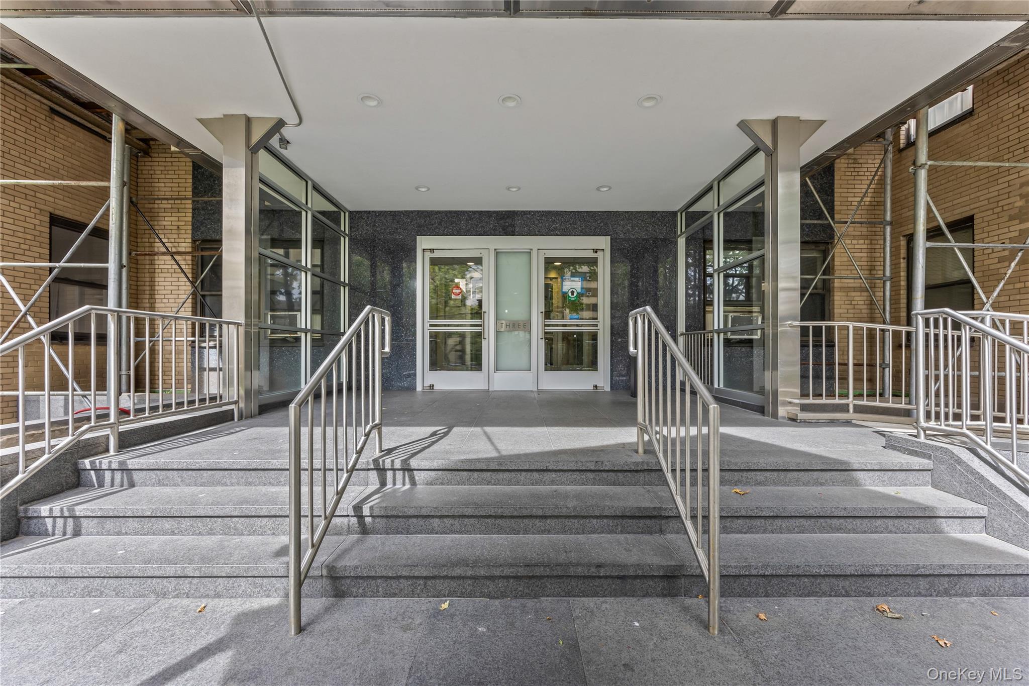3 Fordham Hill Oval, Unit 3C photo 18