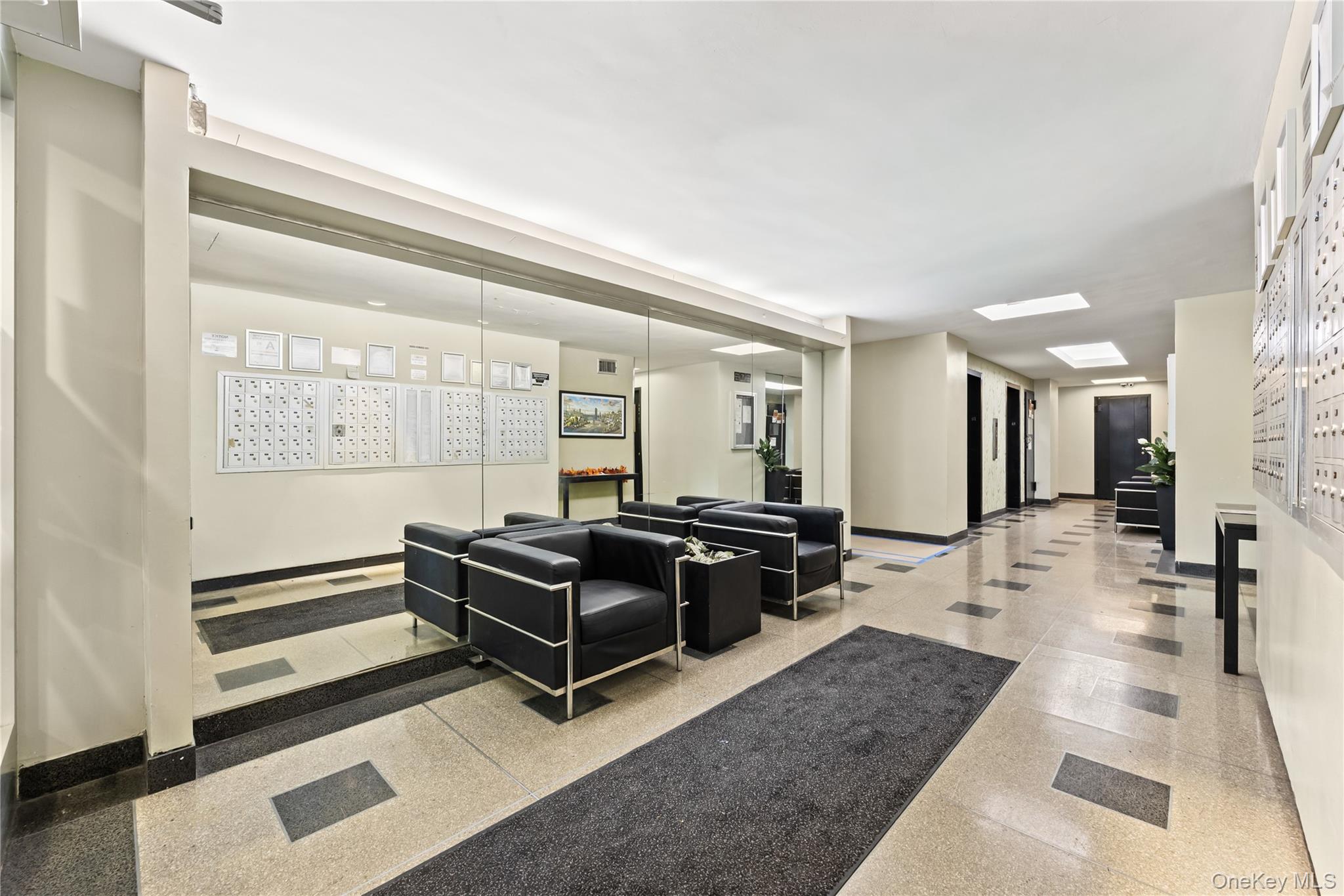 3 Fordham Hill Oval, Unit 3C photo 17