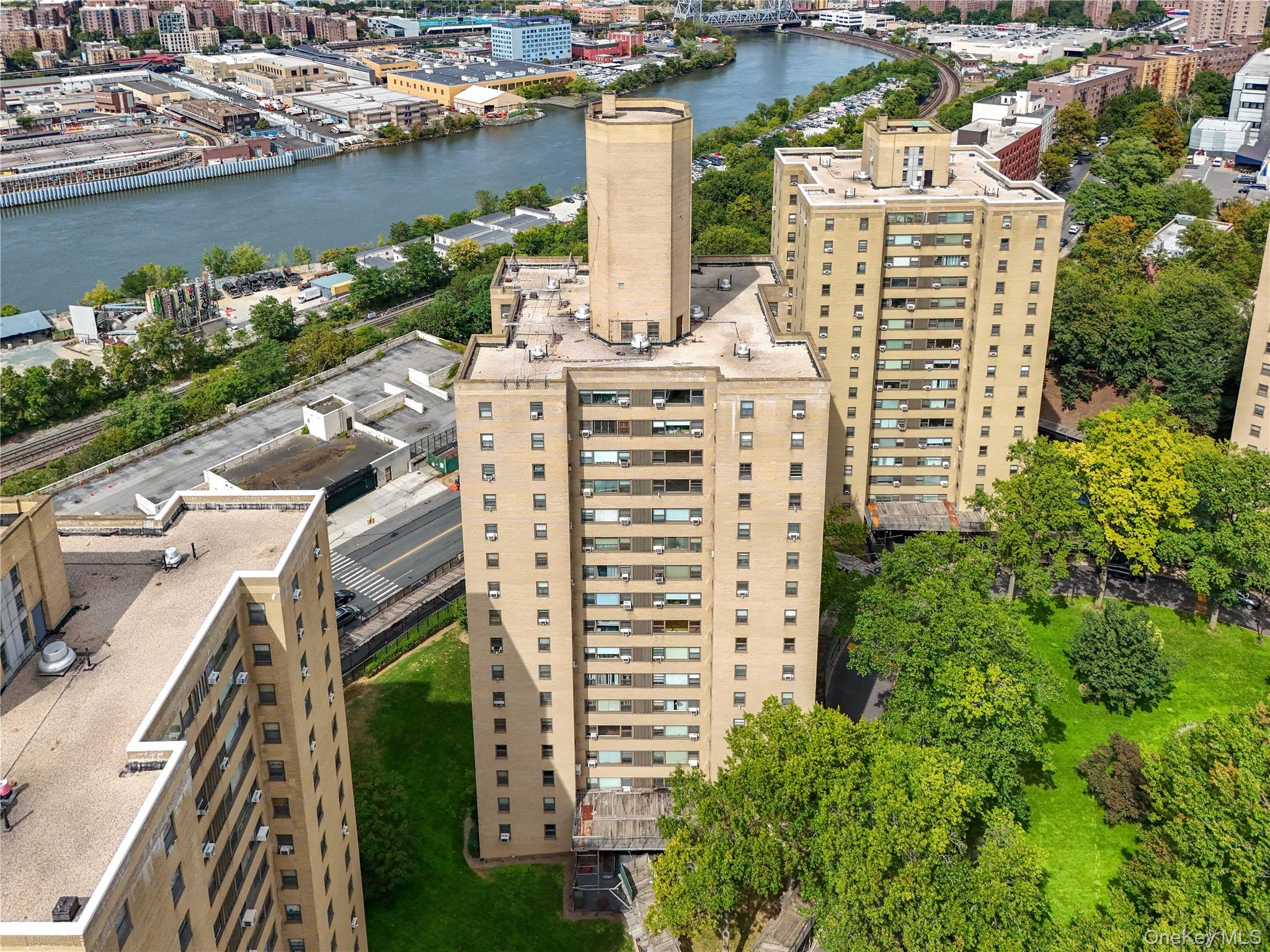 3 Fordham Hill Oval, Unit 3C photo 22