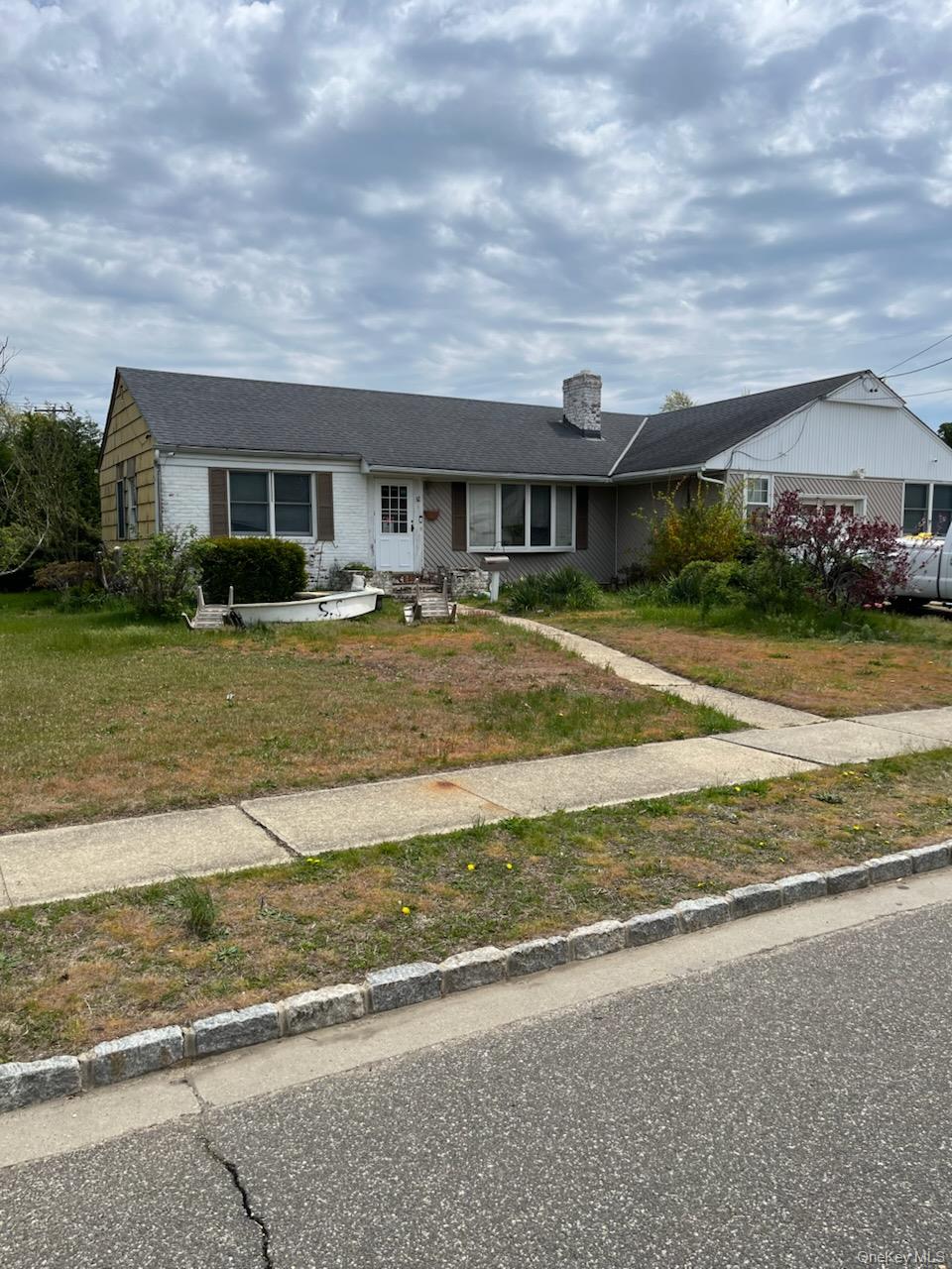 32 Nearwater Avenue – For Sale photo 2