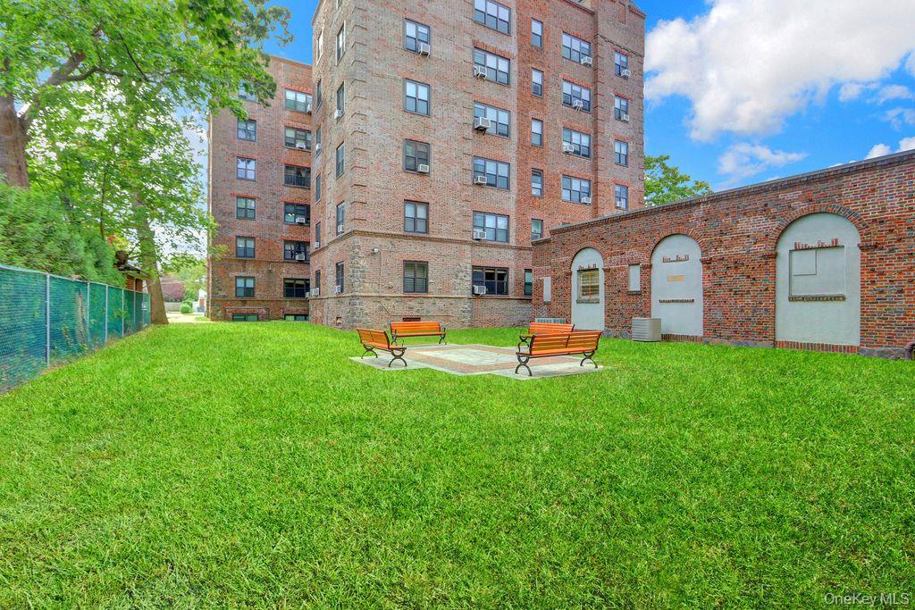 141 Woodmere Boulevard, Unit 6E photo 20