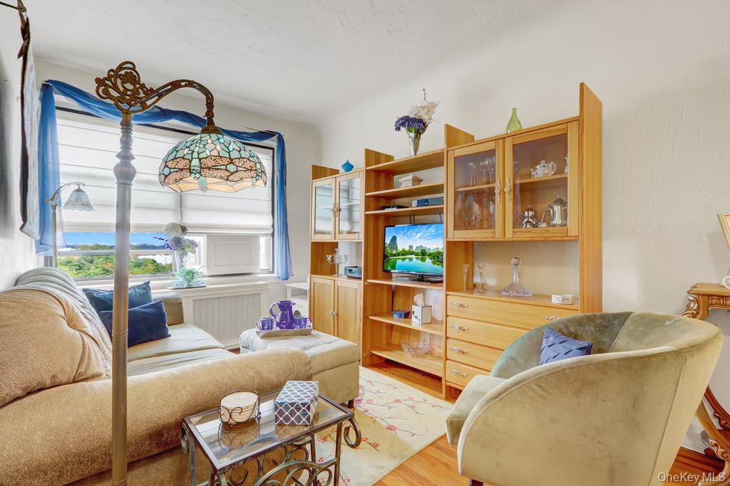 141 Woodmere Boulevard, Unit 6E photo 8