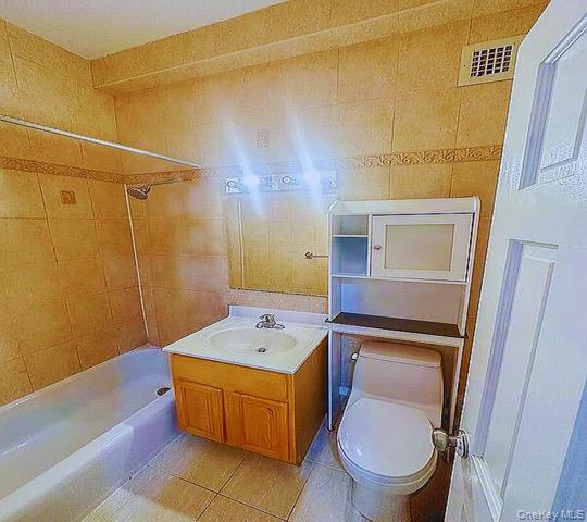 61-20 Grand Central Parkway, Unit B1501 photo 11