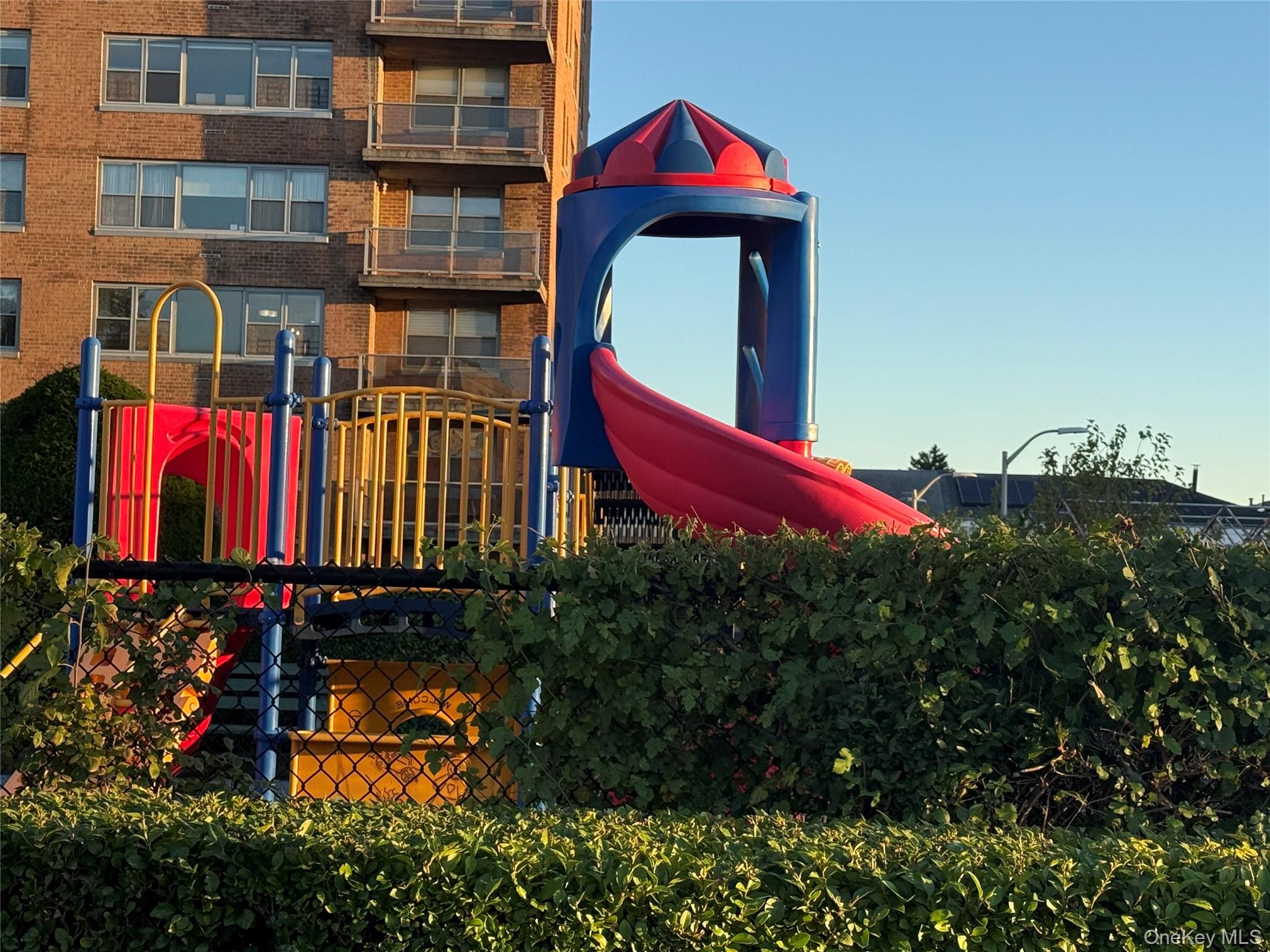 61-20 Grand Central Parkway, Unit B1501 photo 19