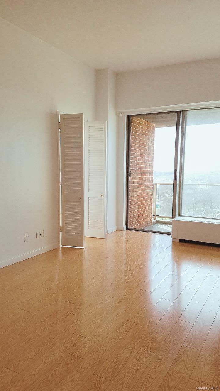 61-20 Grand Central Parkway, Unit B1501 photo 8