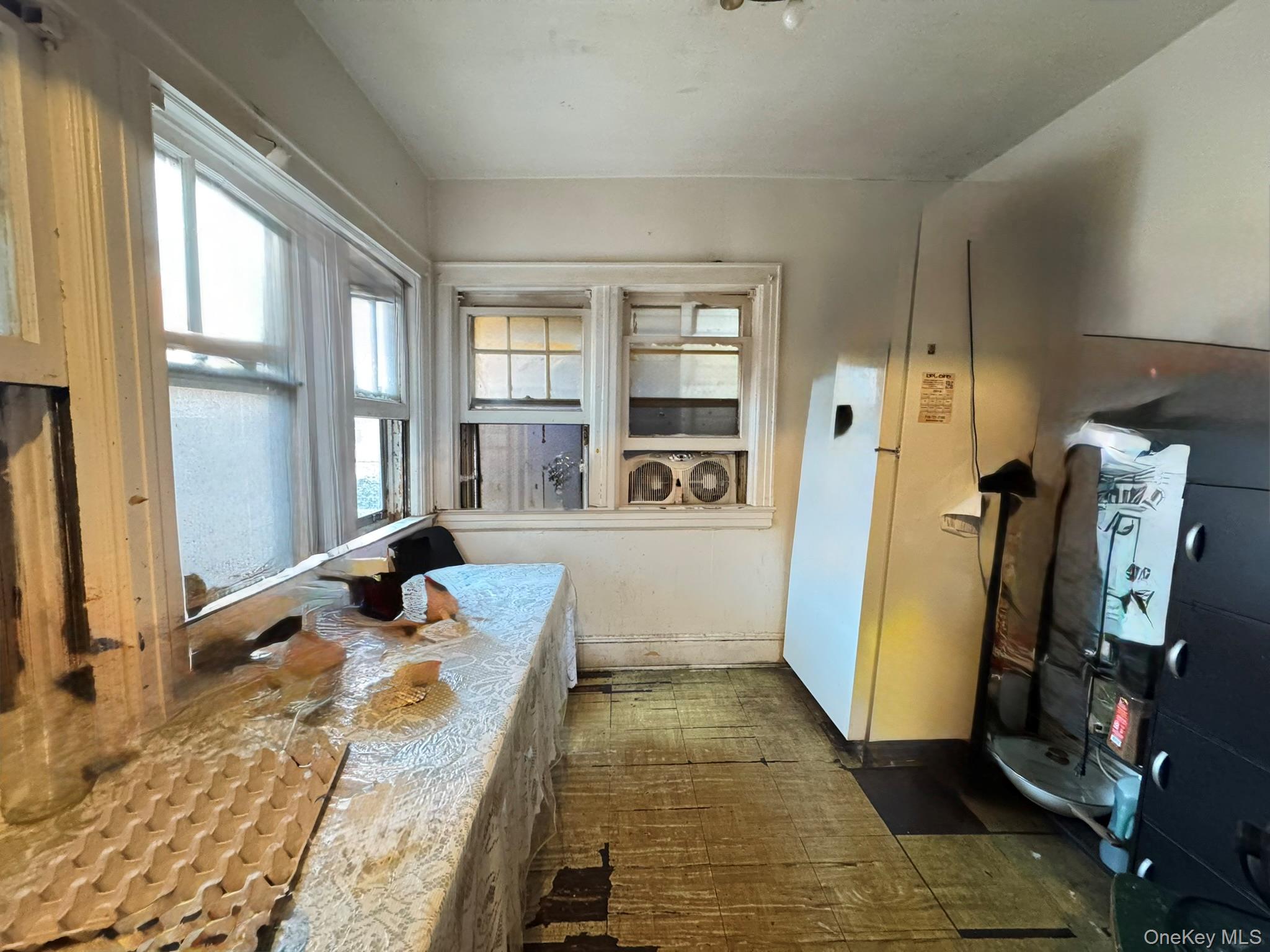 41-41 Denman Street – For Sale photo 4