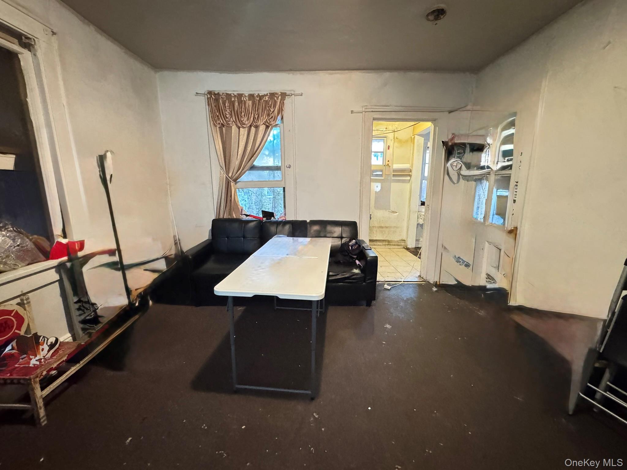 41-41 Denman Street – For Sale photo 2