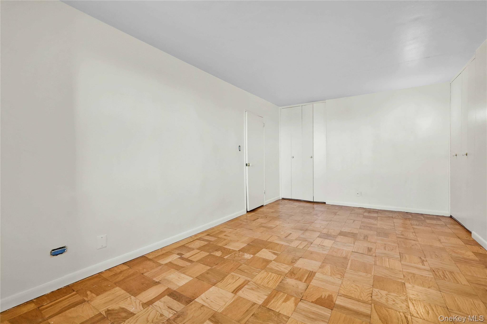 6120 Grand Central Parkway, Unit B605 photo 16