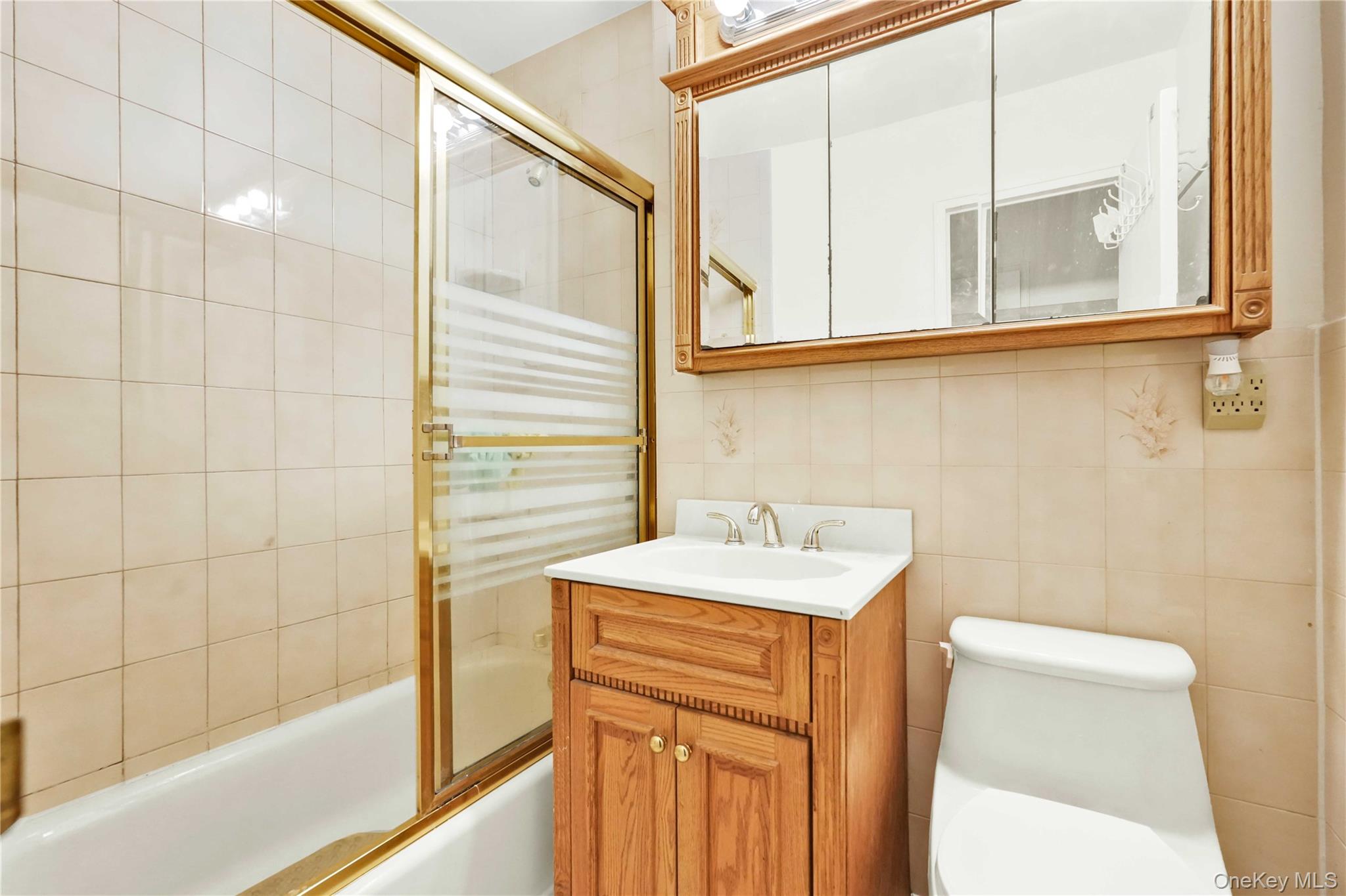 6120 Grand Central Parkway, Unit B605 photo 17