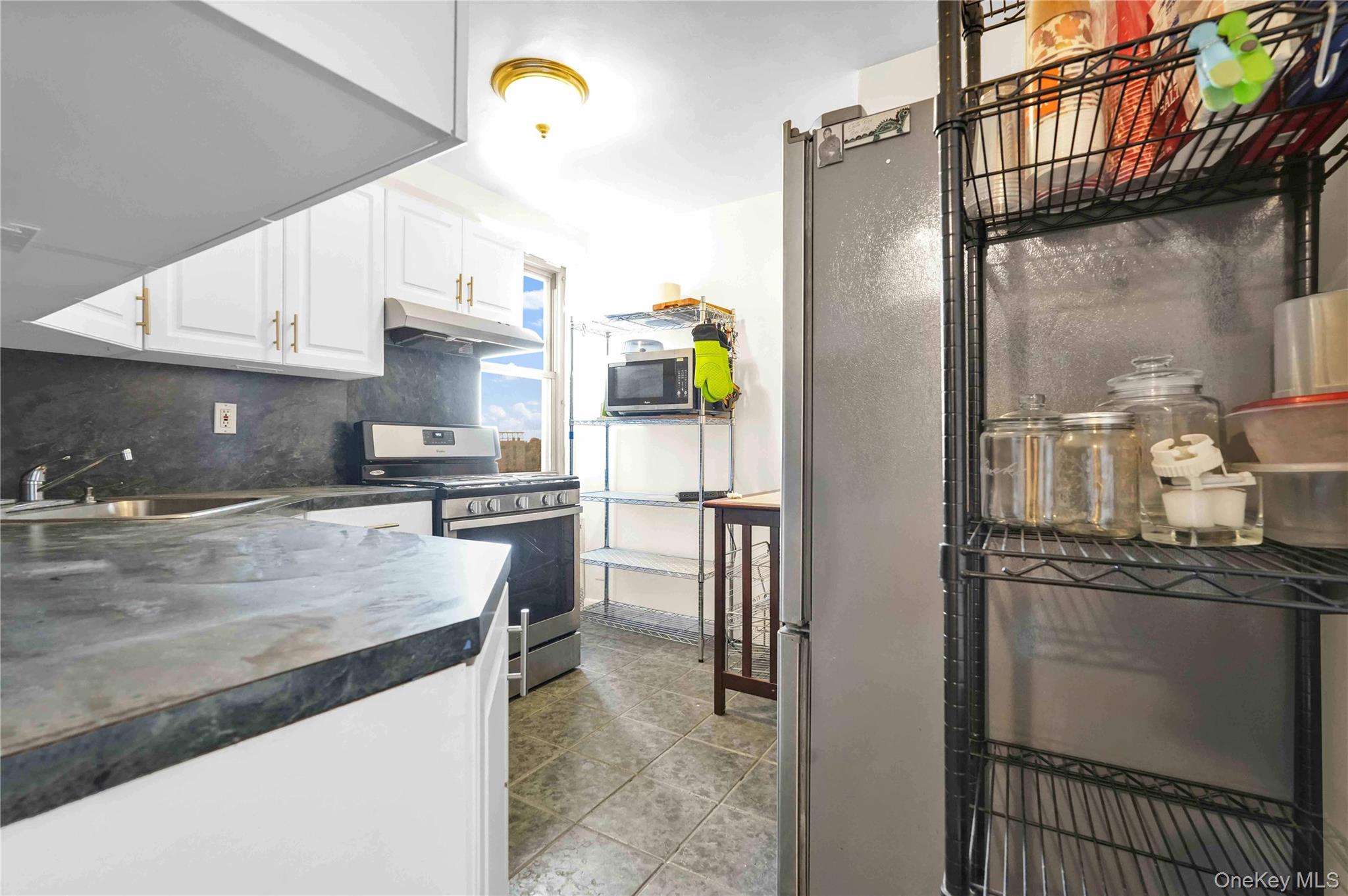 6120 Grand Central Parkway, Unit B605 photo 11