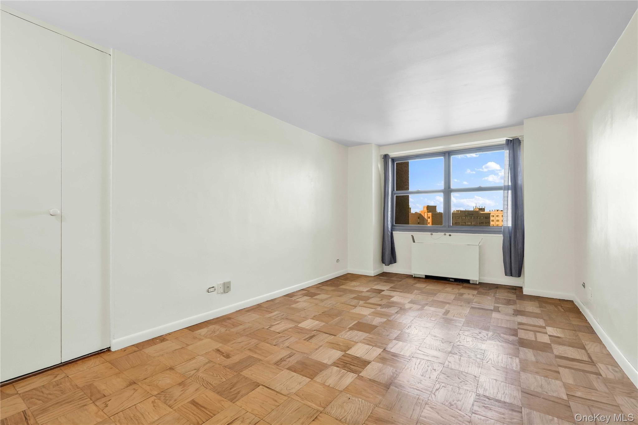 6120 Grand Central Parkway, Unit B605 photo 14