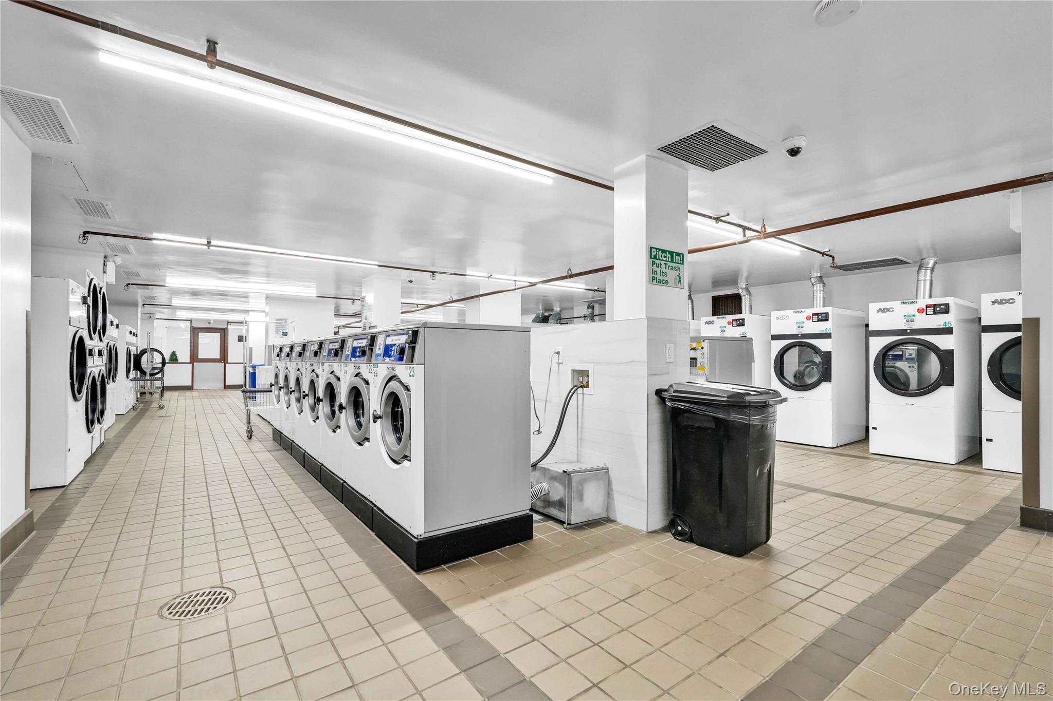 6120 Grand Central Parkway, Unit B605 photo 24
