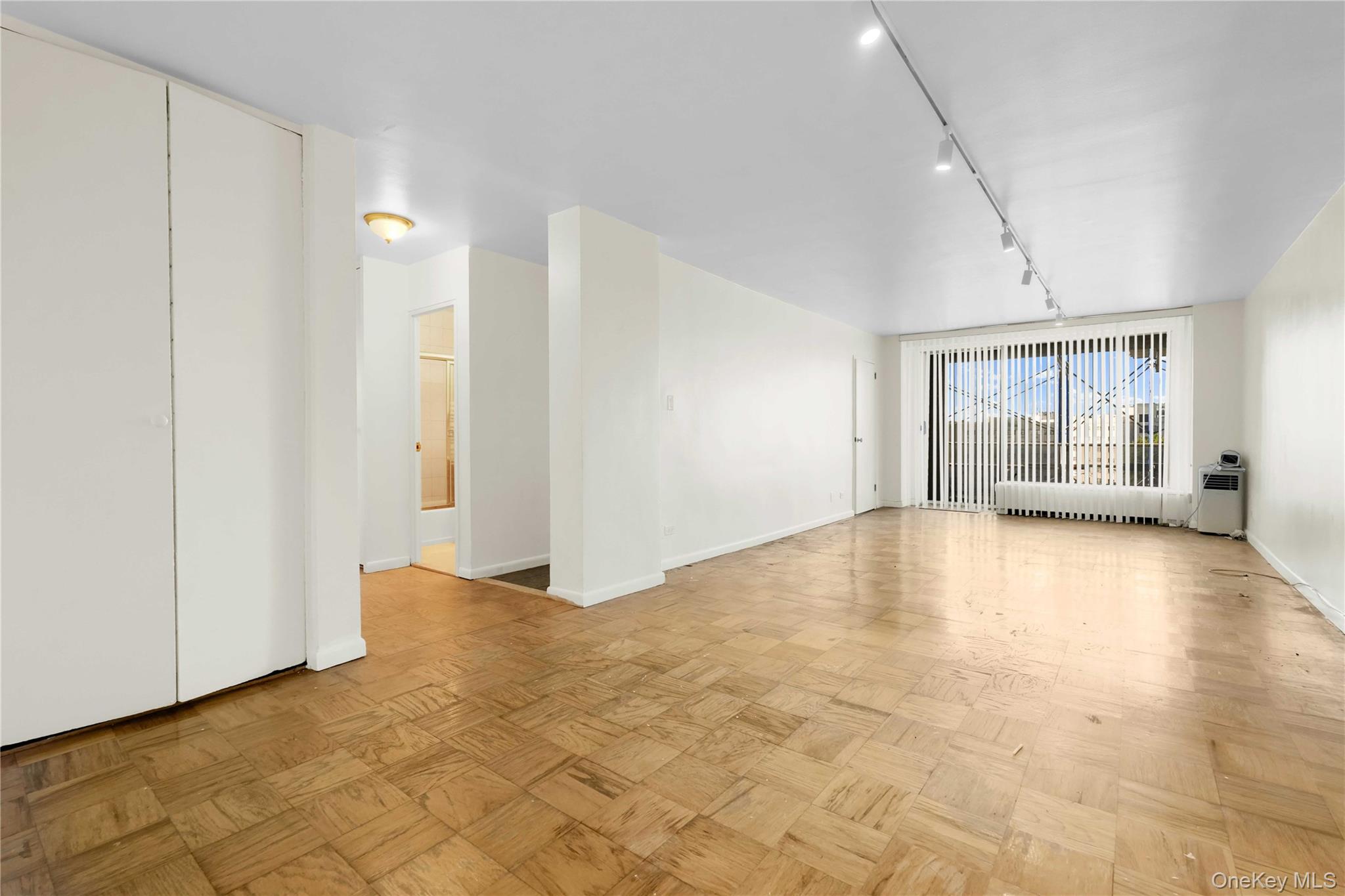 6120 Grand Central Parkway, Unit B605 photo 5